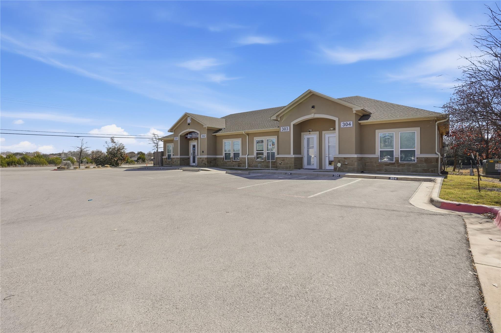 2251 Bagdad Rd # 302, Cedar Park, TX 78613