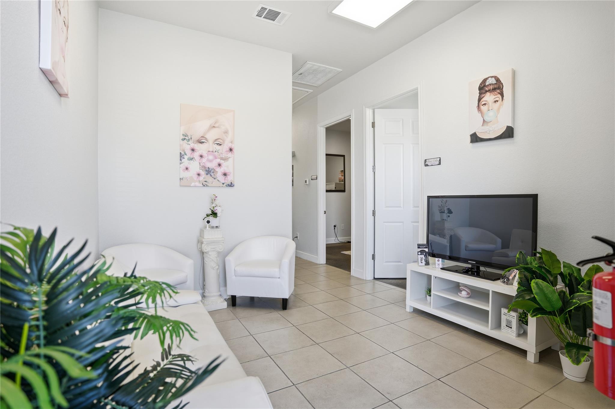 2251 Bagdad Rd # 302, Cedar Park, TX 78613