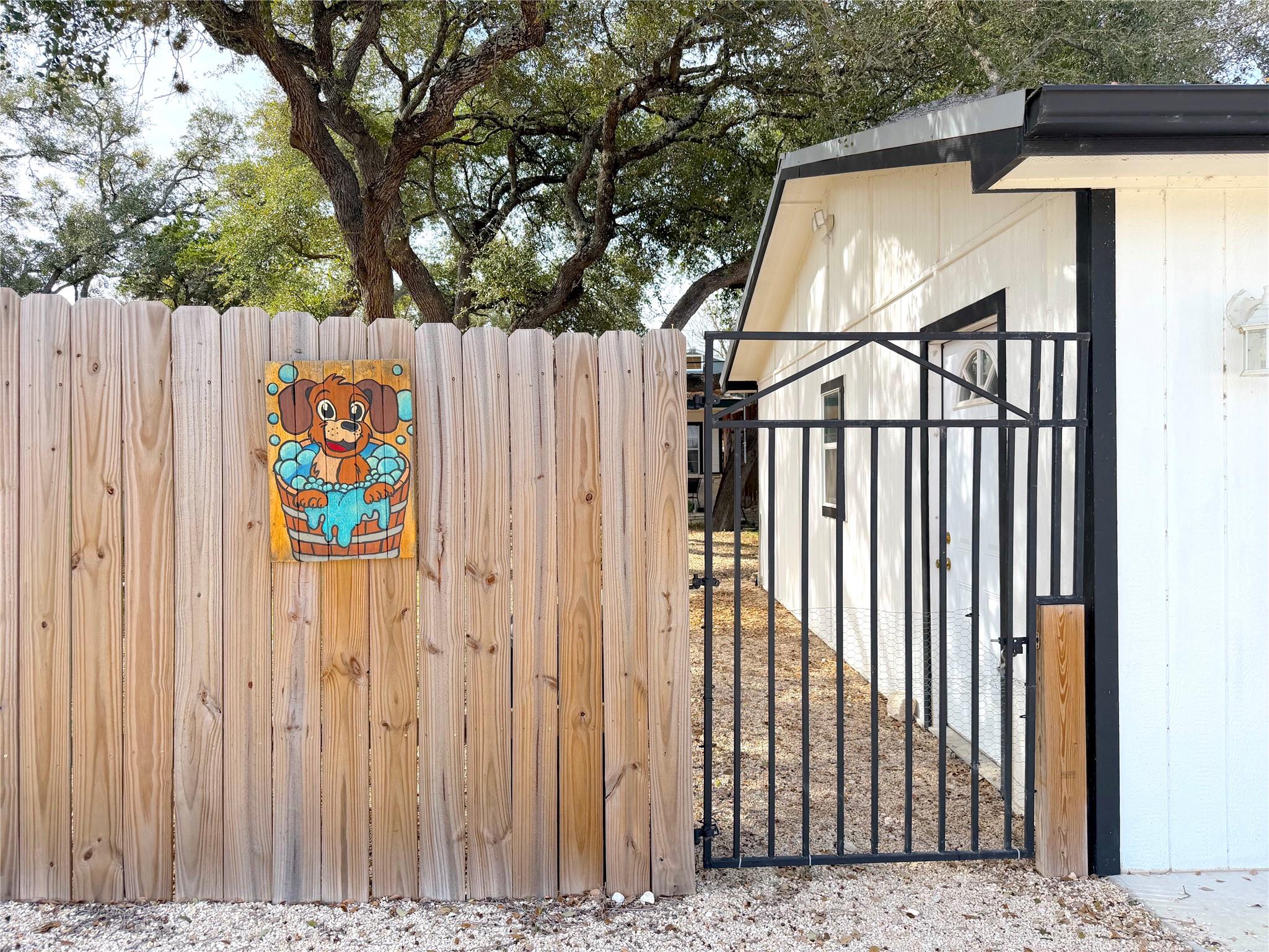 301 Canyon Edge, Canyon Lake, TX 78133