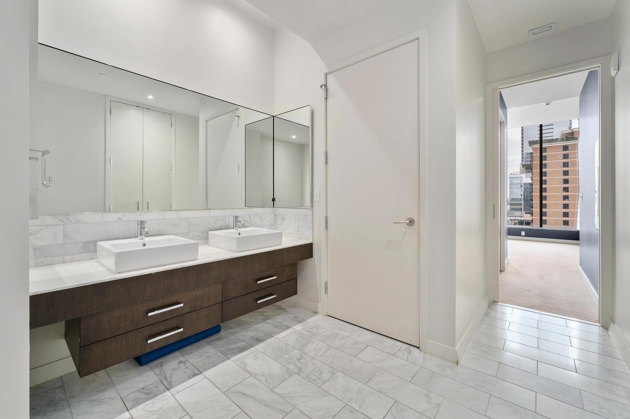 210 Lavaca St # 1810, Austin, TX 78701