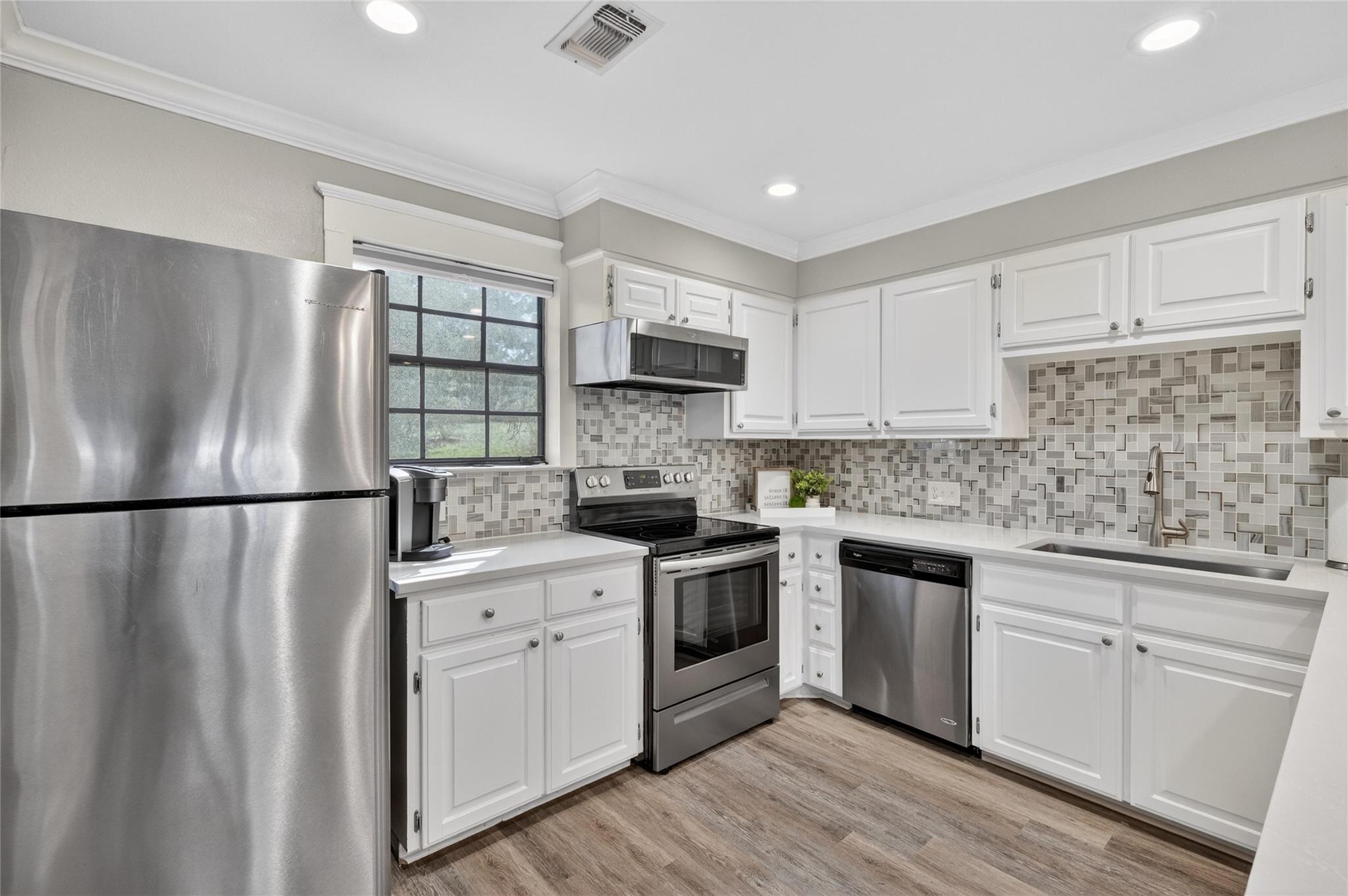 405 Short Circuit # 5, Horseshoe Bay, TX 78657