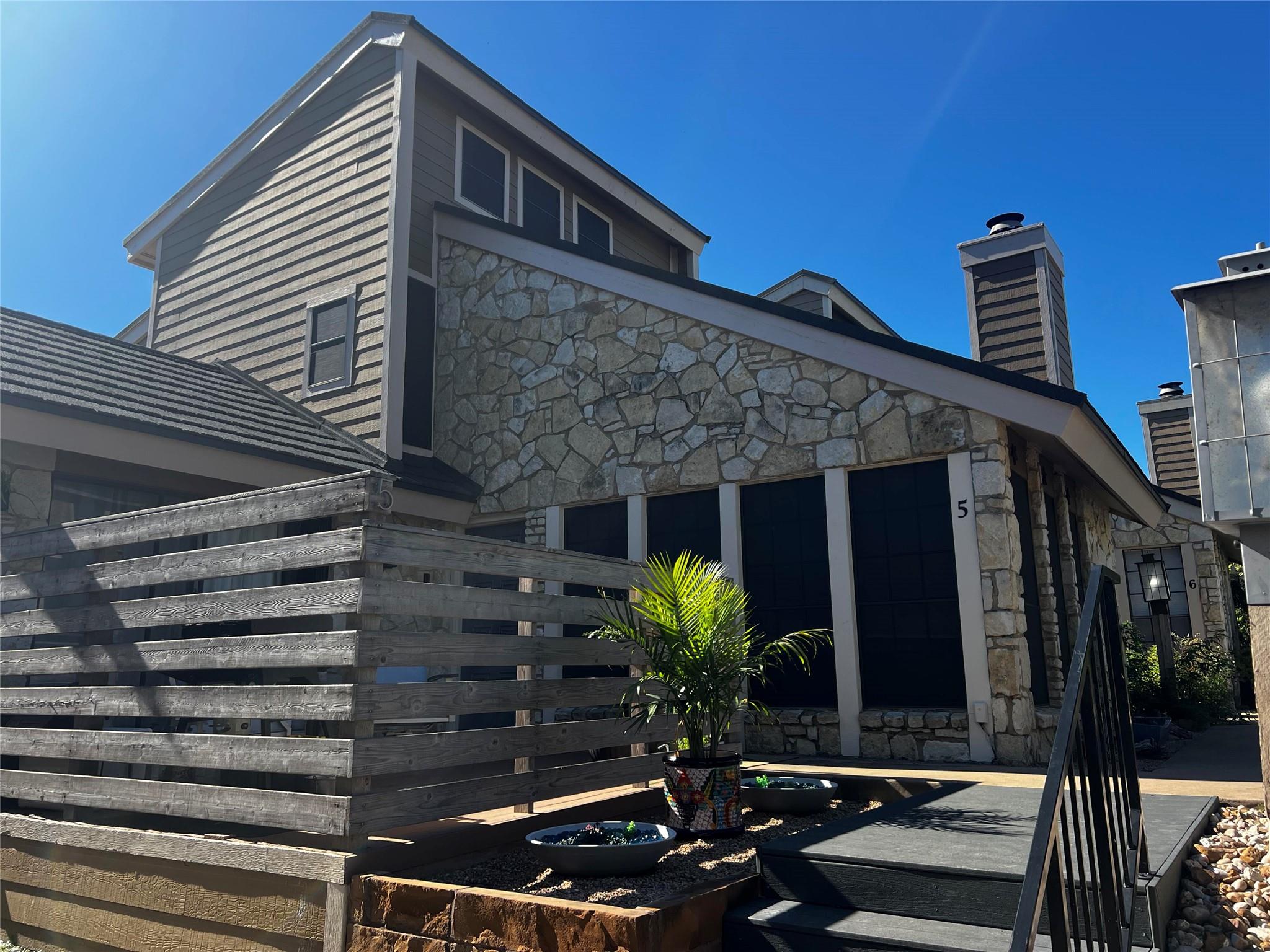 405 Short Circuit # 5, Horseshoe Bay, TX 78657