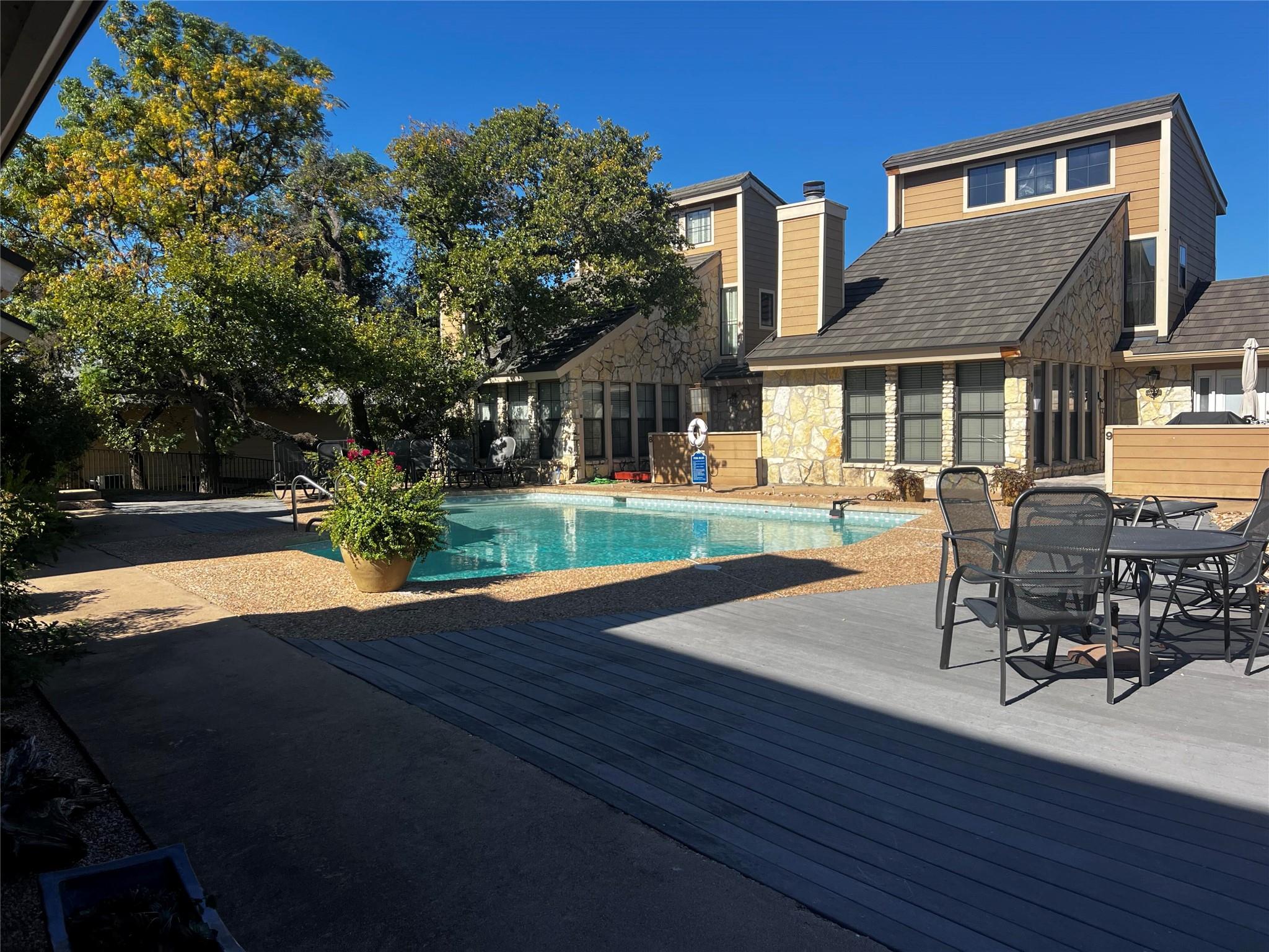 405 Short Circuit # 5, Horseshoe Bay, TX 78657