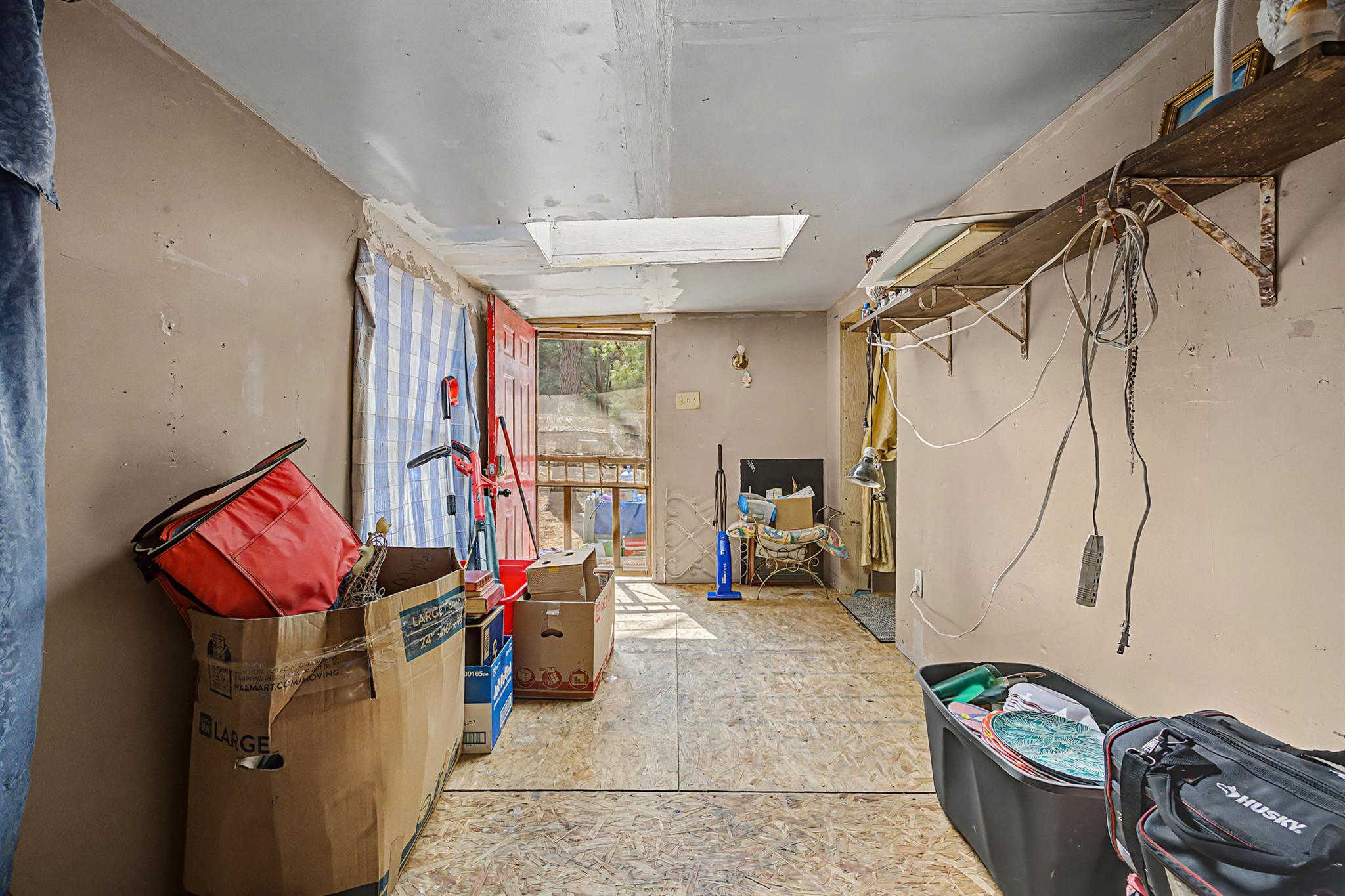 105 S Austin Dr, Paige, TX 78659