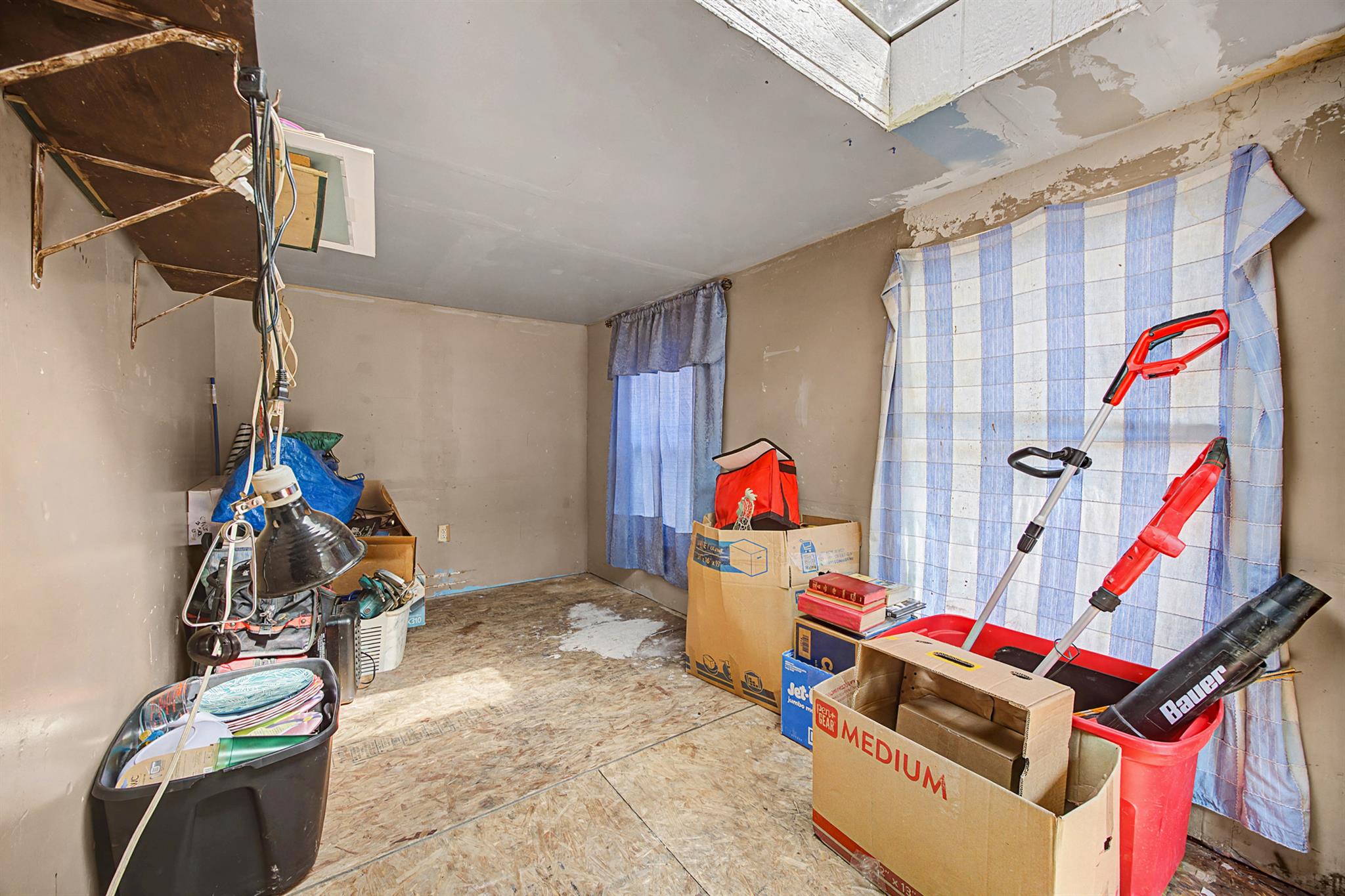 105 S Austin Dr, Paige, TX 78659