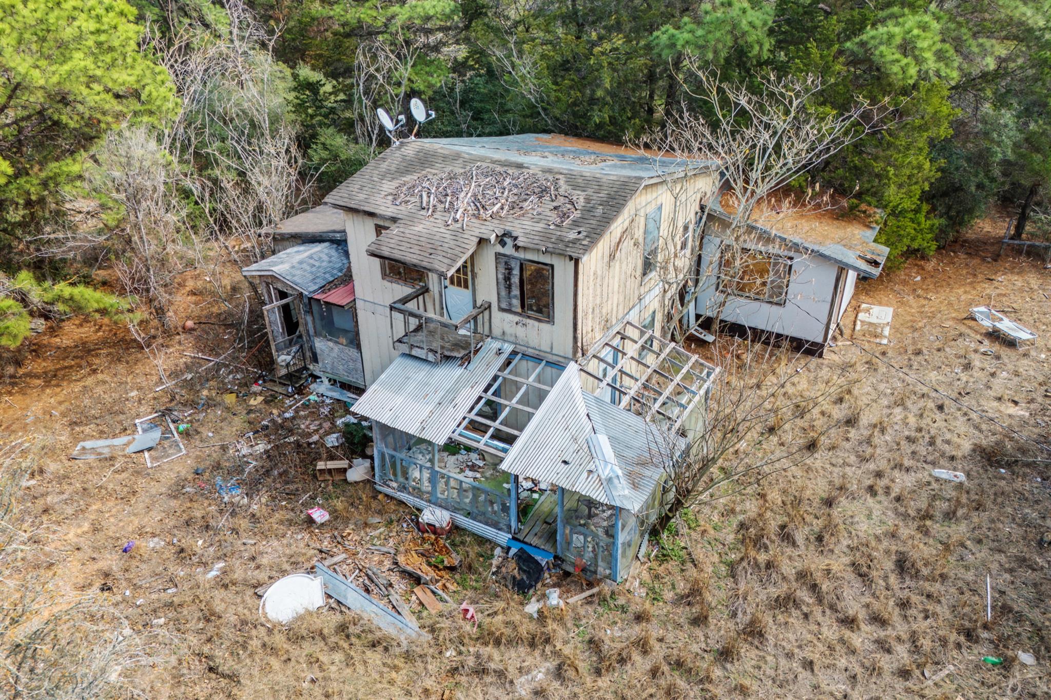 105 S Austin Dr, Paige, TX 78659