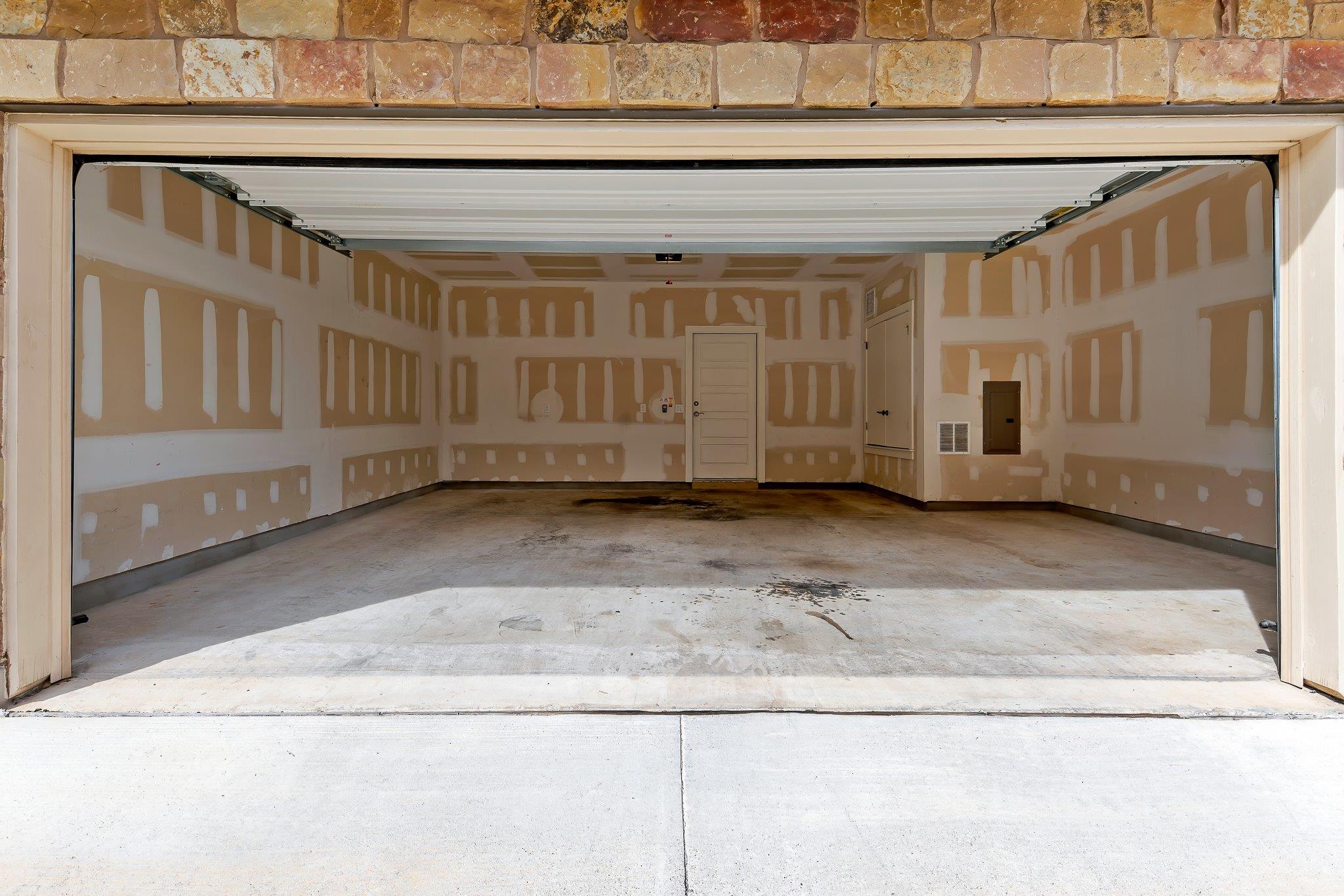 13800 Lyndhurst St # 211, Austin, TX 78717