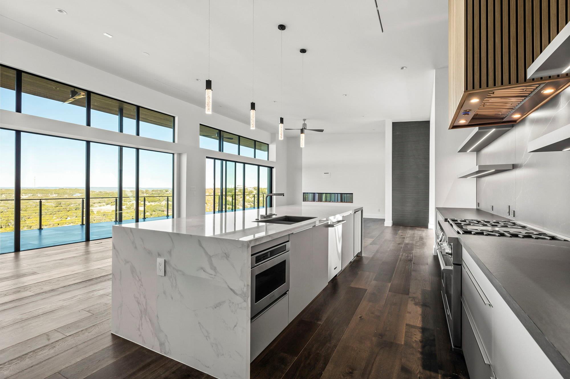 1702 Moonlight Trce, Spicewood, TX 78669