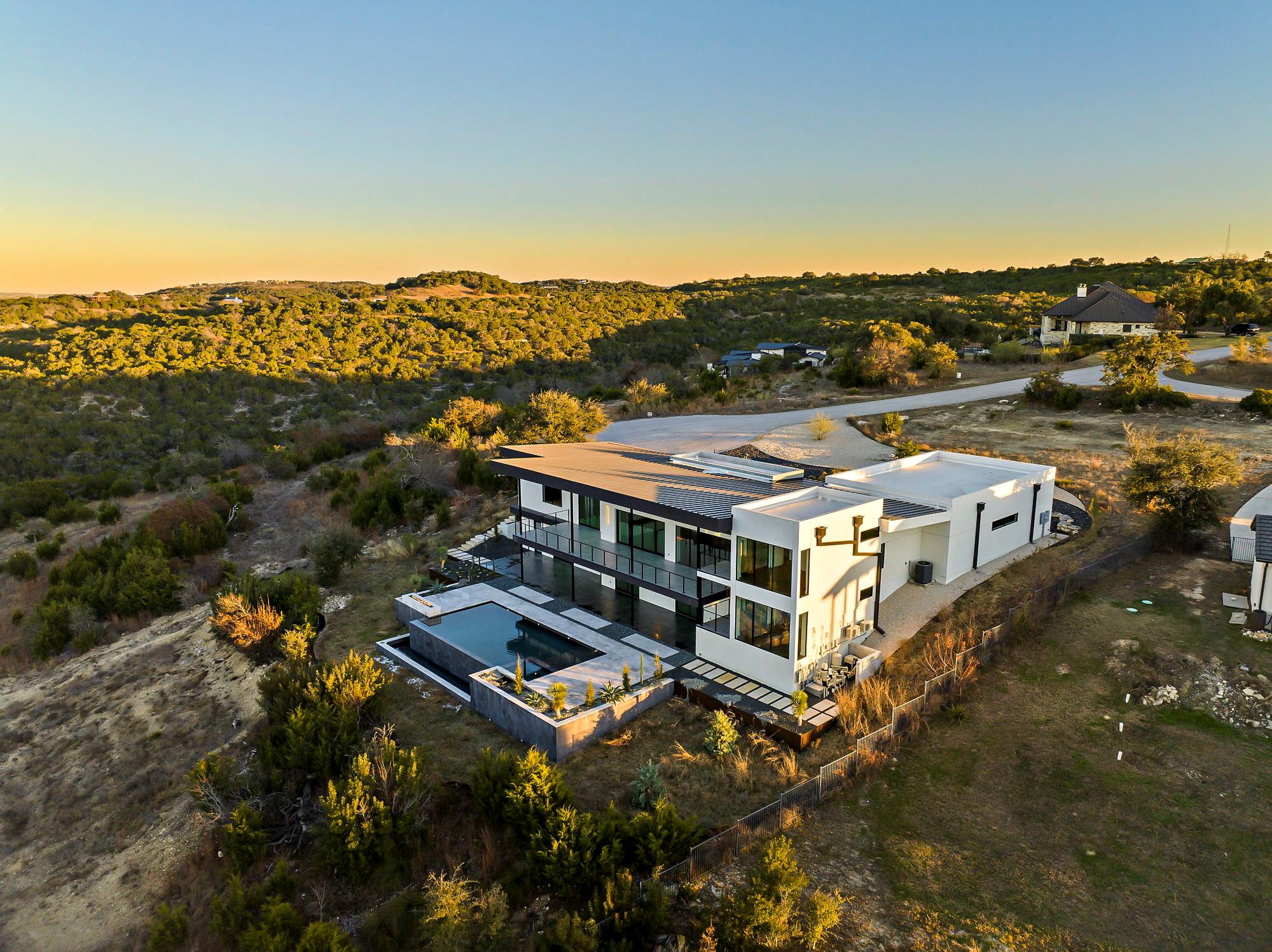 1702 Moonlight Trce, Spicewood, TX 78669