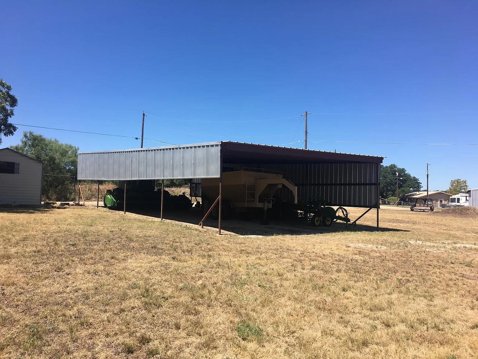 121 Bruce St, Brady, TX 76825