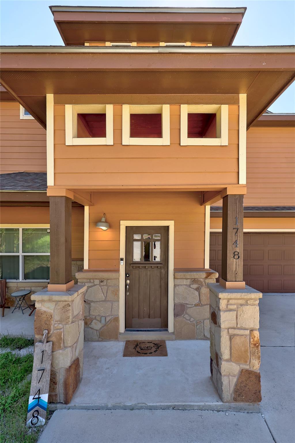 1748 Lakeshore Dr, Canyon Lake, TX 78133