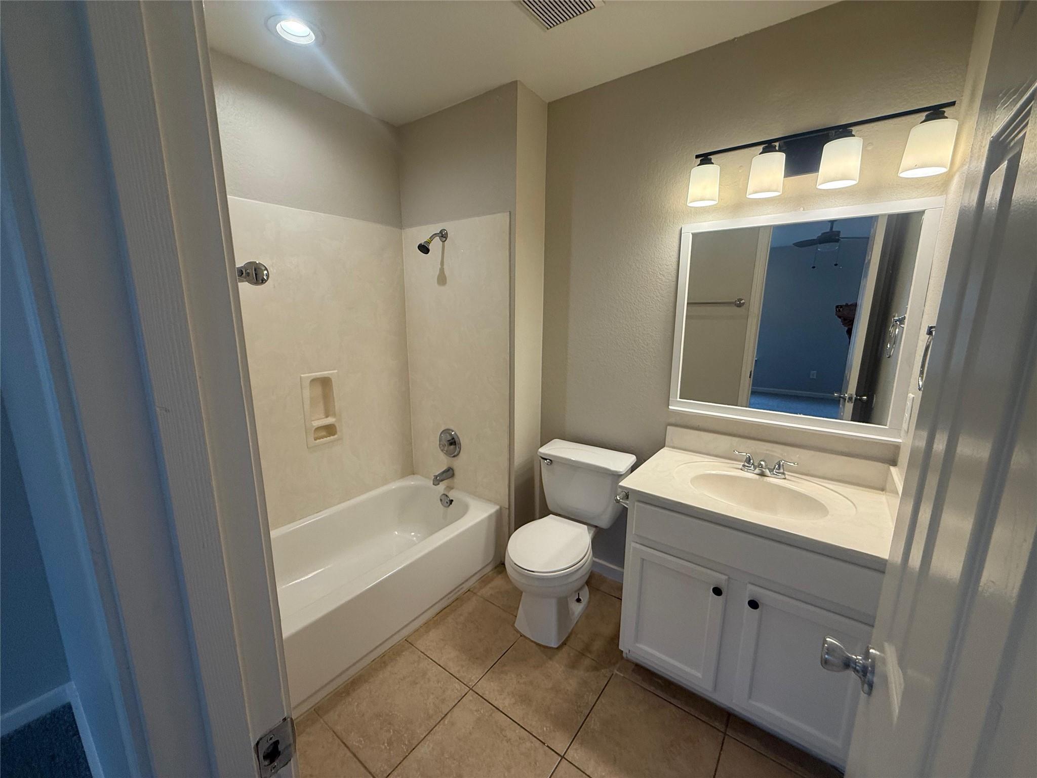 17808 Majestic Elm Ln, Elgin, TX 78621