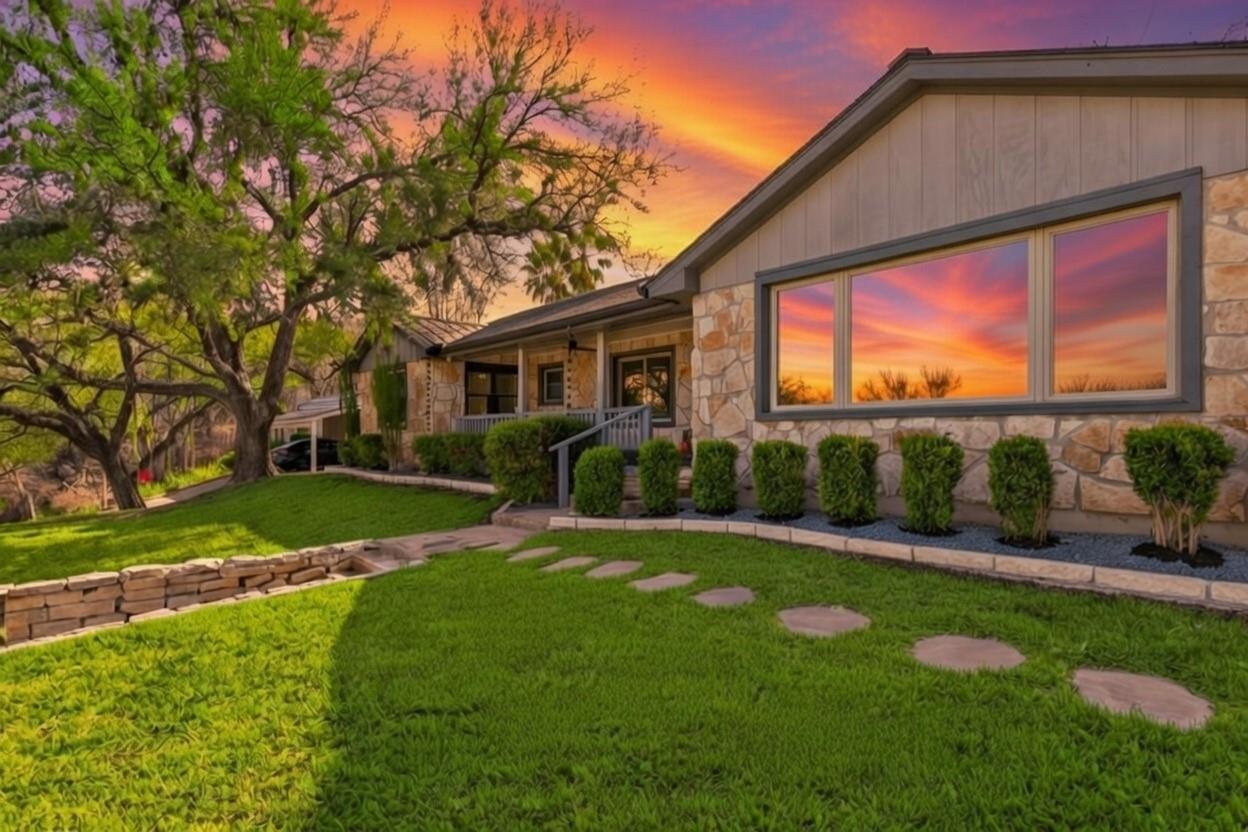 417 Oak Ridge Dr, San Marcos, TX 78666