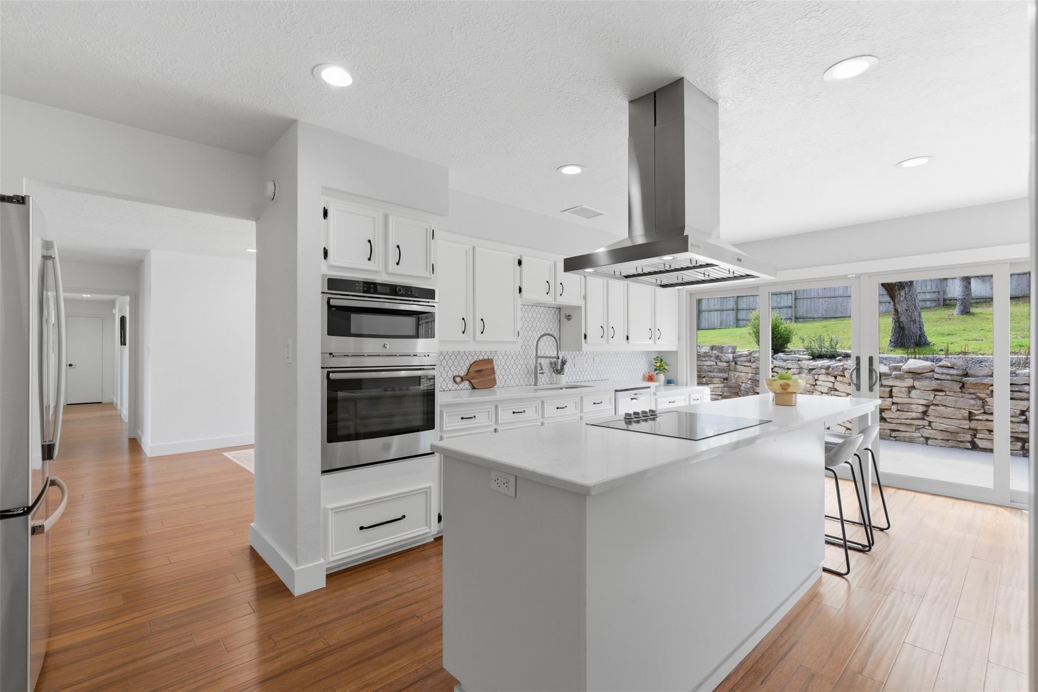 417 Oak Ridge Dr, San Marcos, TX 78666