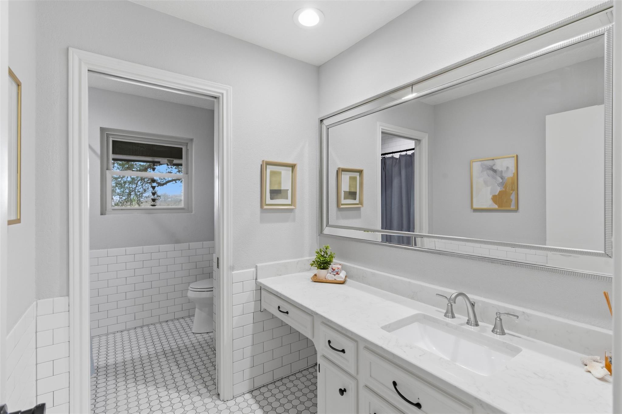 417 Oak Ridge Dr, San Marcos, TX 78666