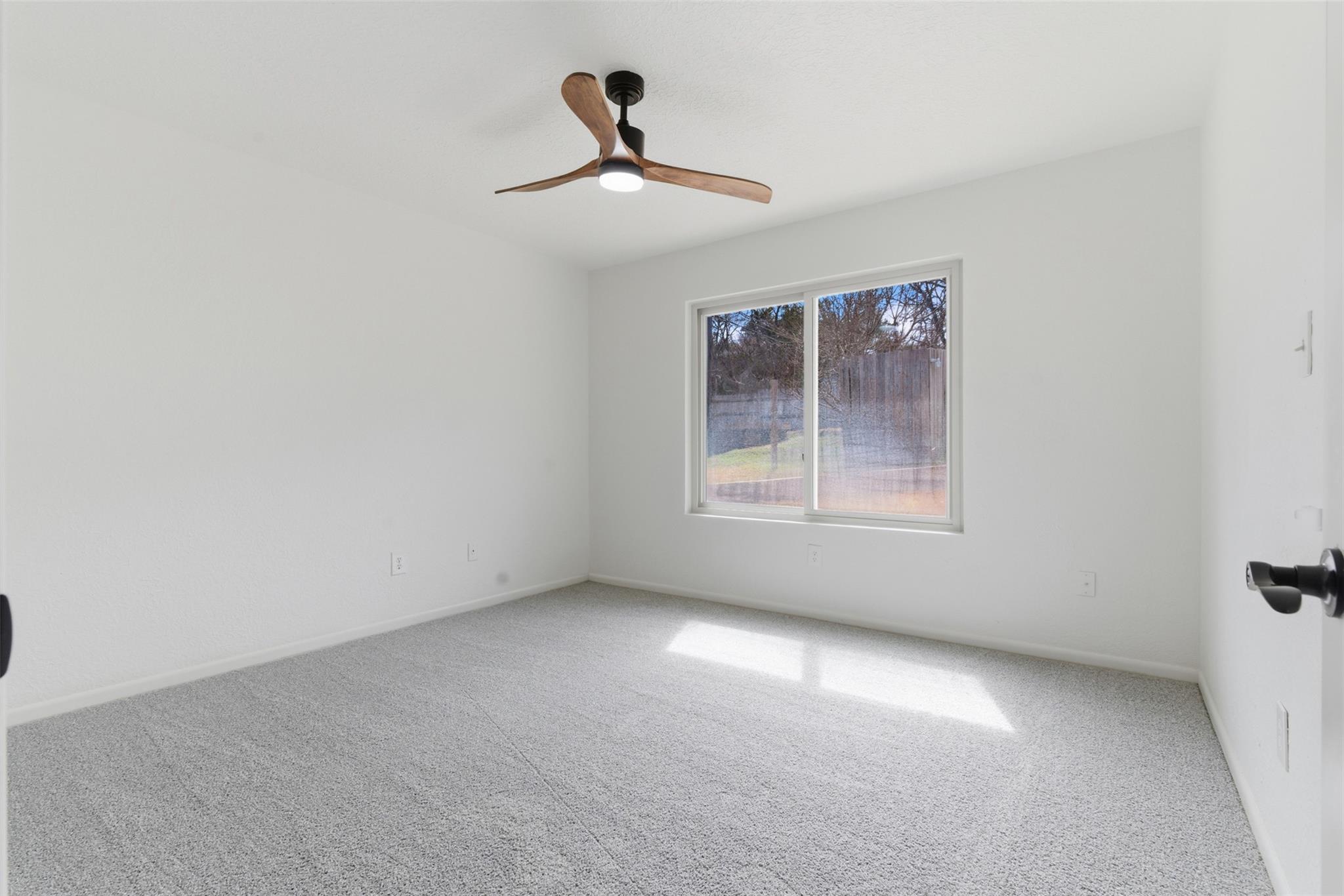 417 Oak Ridge Dr, San Marcos, TX 78666