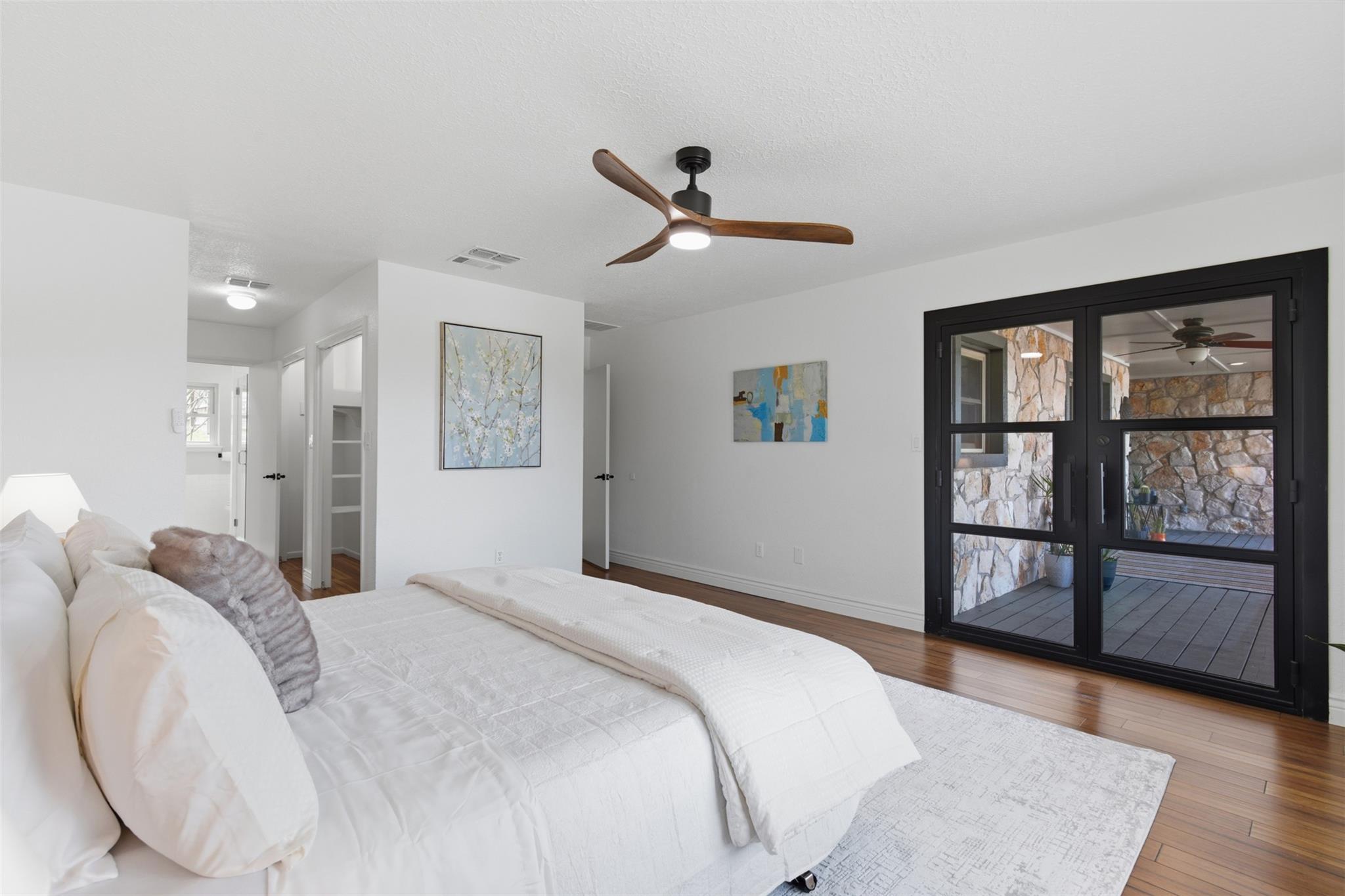 417 Oak Ridge Dr, San Marcos, TX 78666