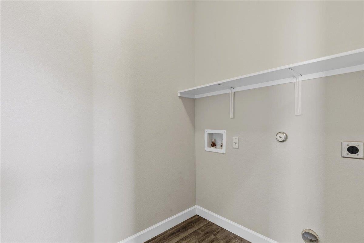 120 Cyril Dr, Hutto, TX 78634