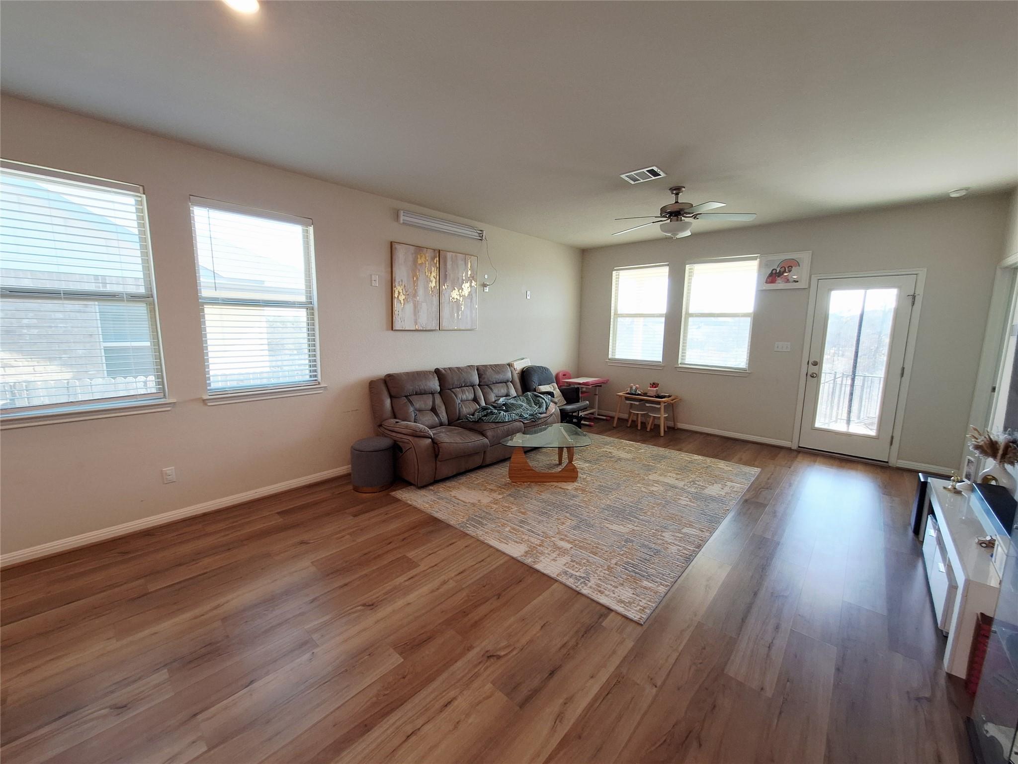 417 Dipprey Ln, Georgetown, TX 78628