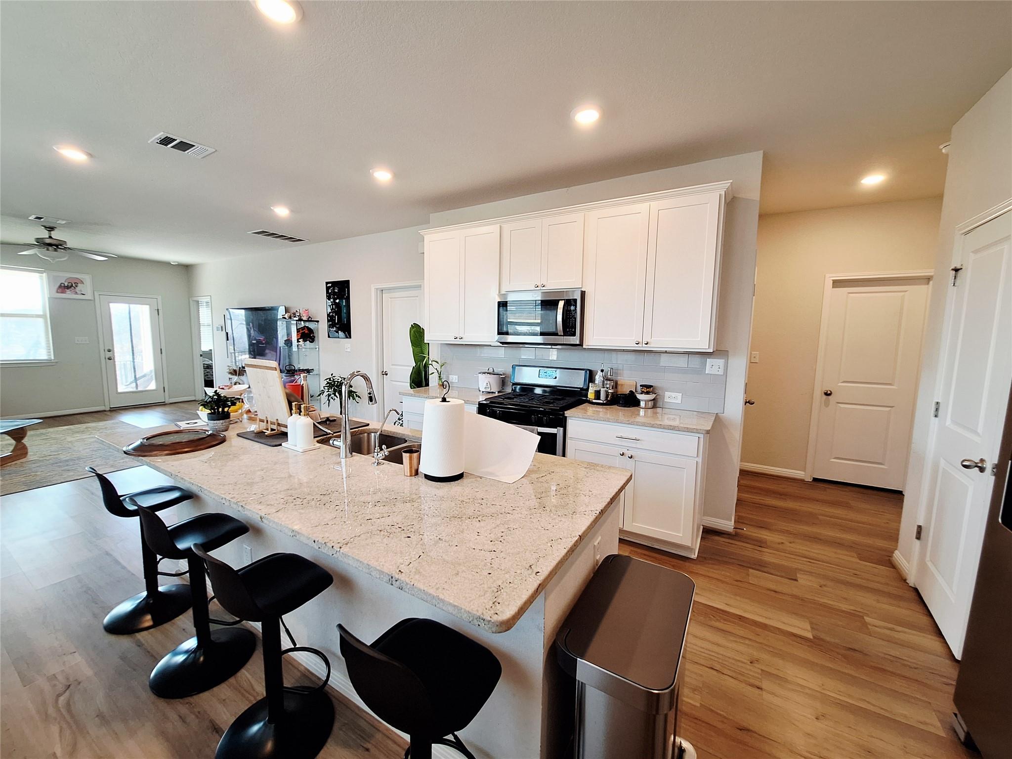 417 Dipprey Ln, Georgetown, TX 78628