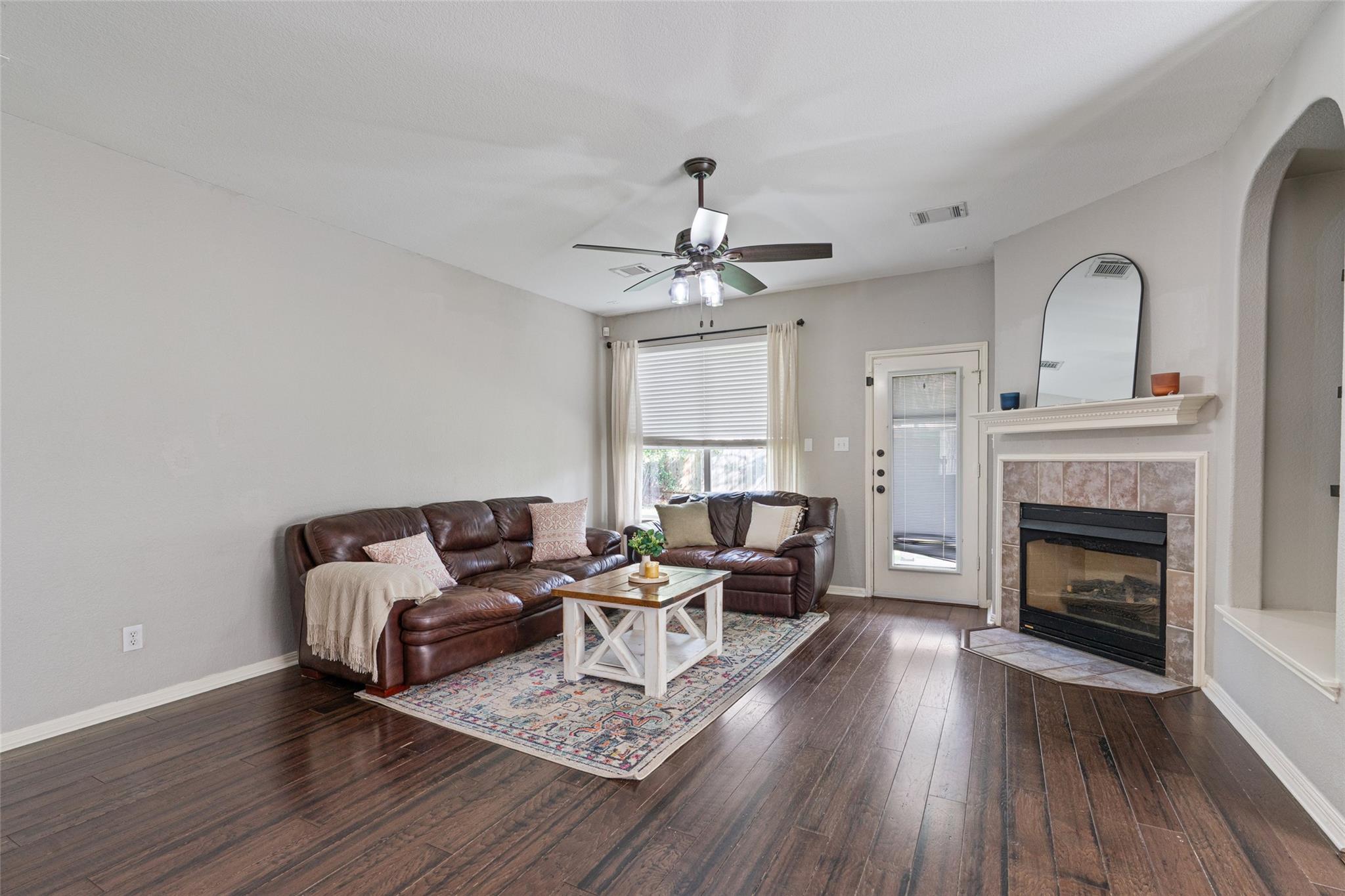 1712 Lynnville Trl, Austin, TX 78727