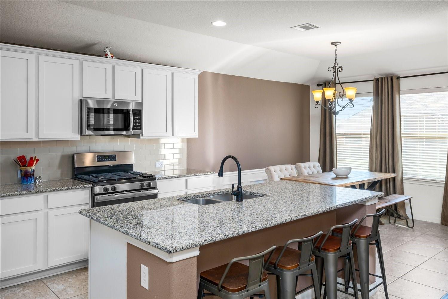 5813 Casstello Dr, Round Rock, TX 78665