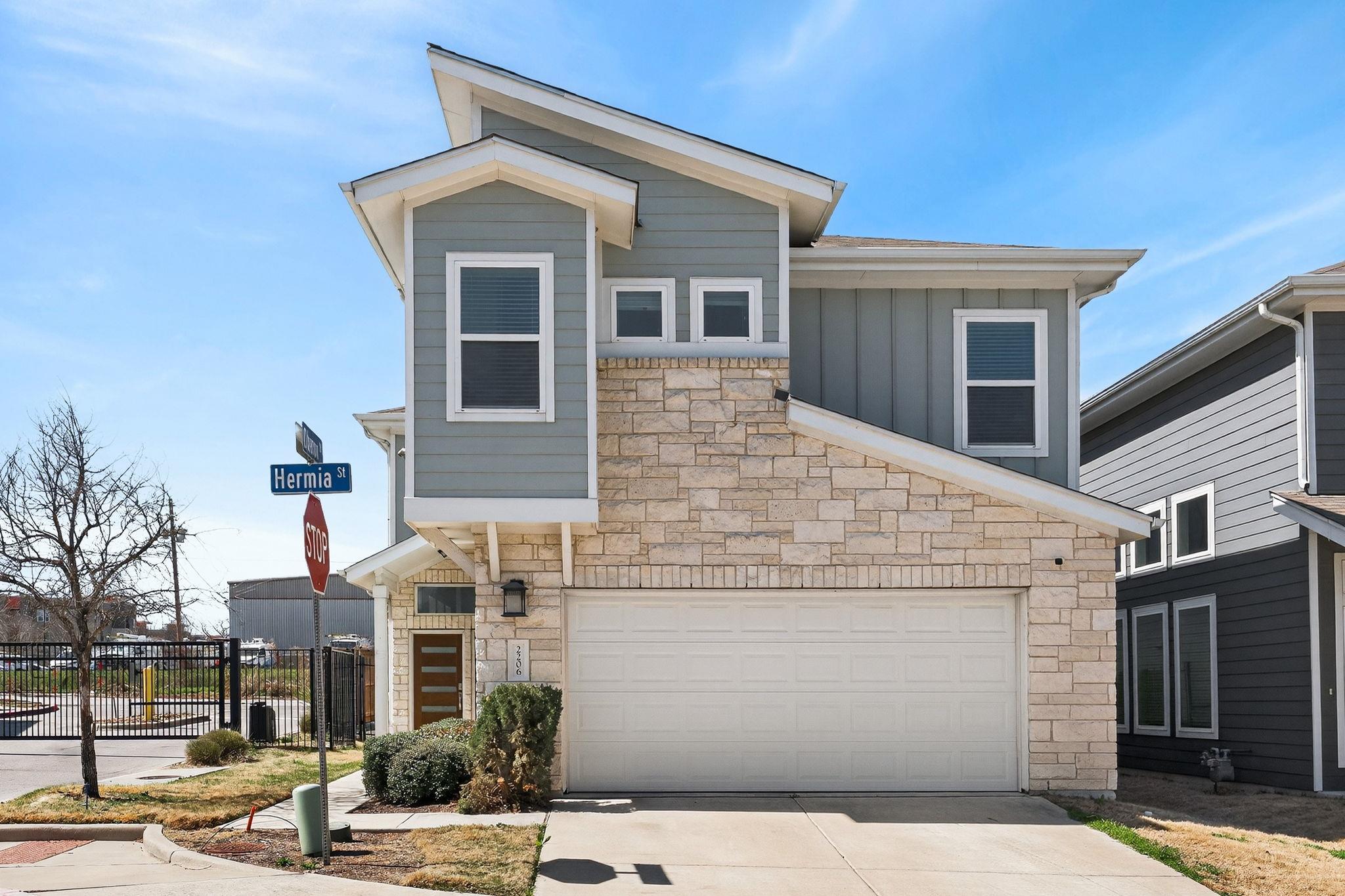 2206 Hermia St # 33, Austin, TX 78741