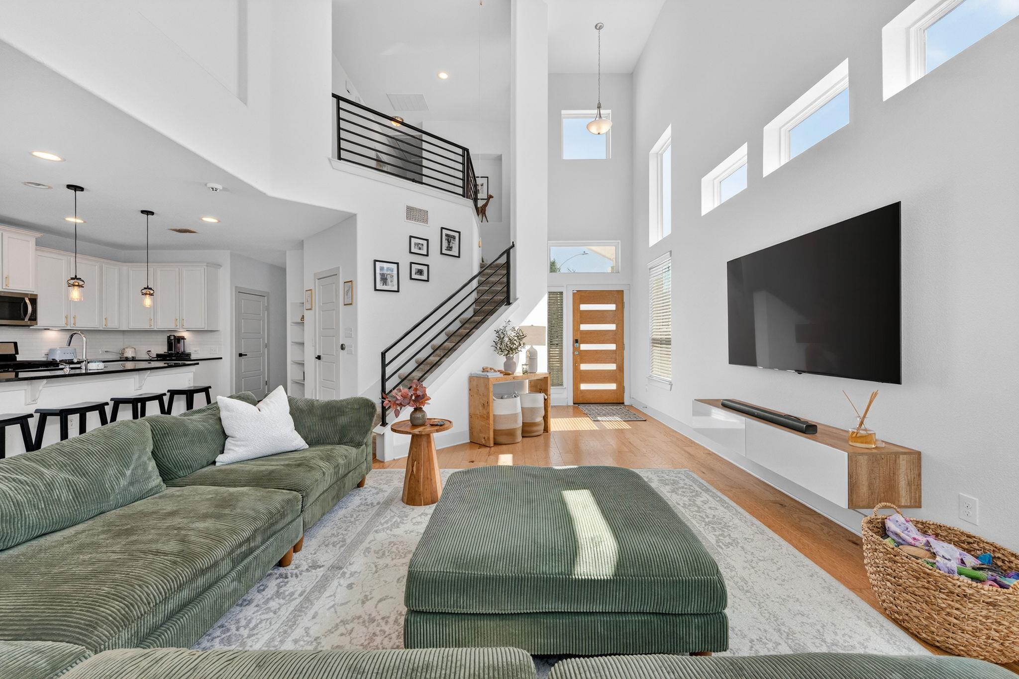 2206 Hermia St # 33, Austin, TX 78741