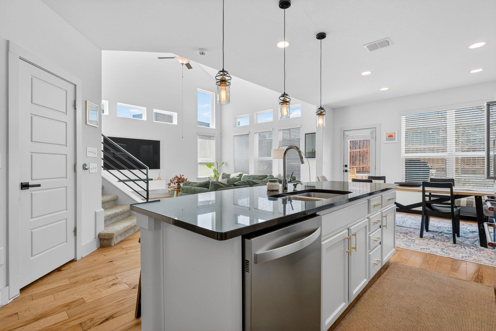 2206 Hermia St # 33, Austin, TX 78741