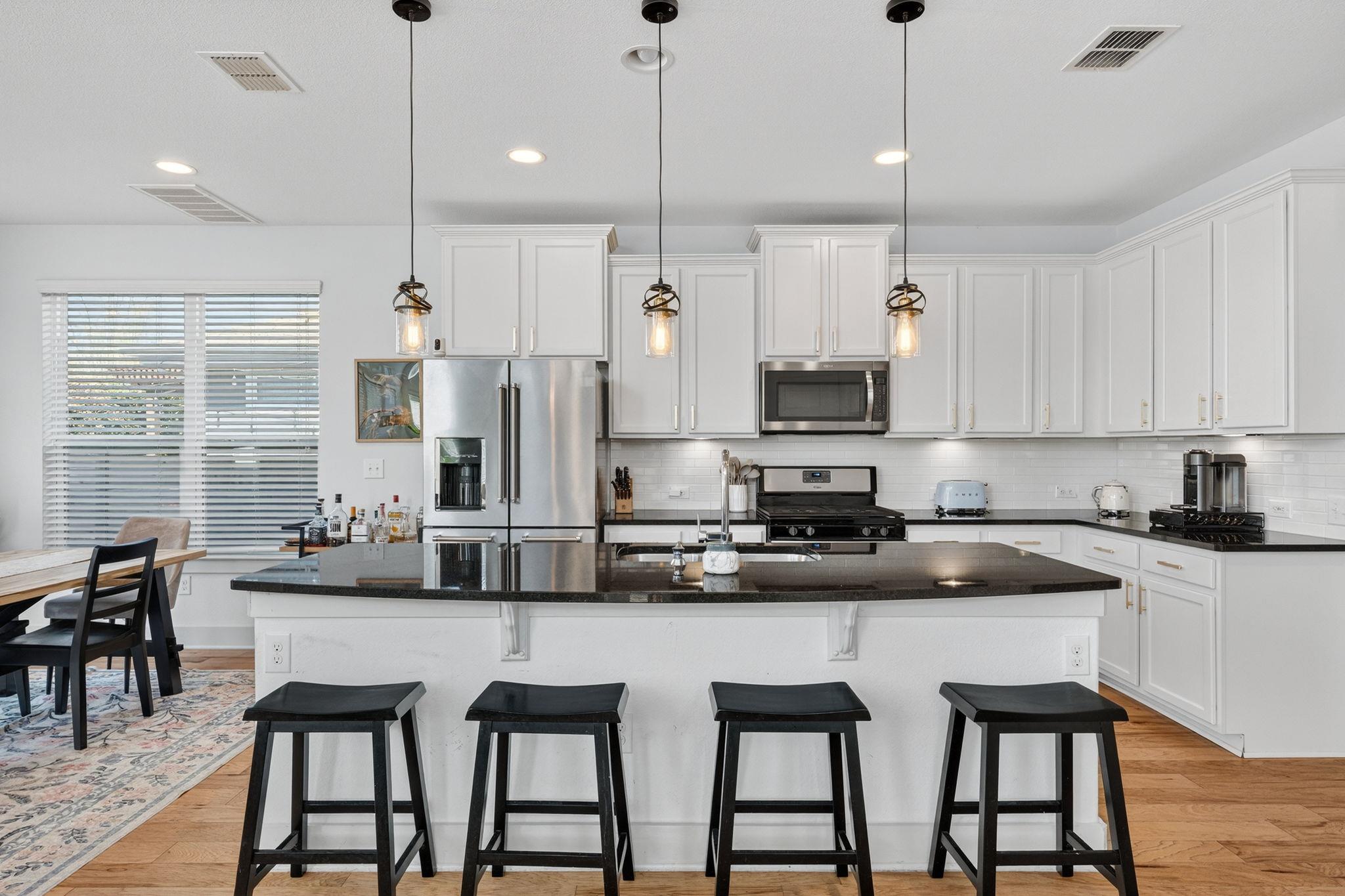 2206 Hermia St # 33, Austin, TX 78741