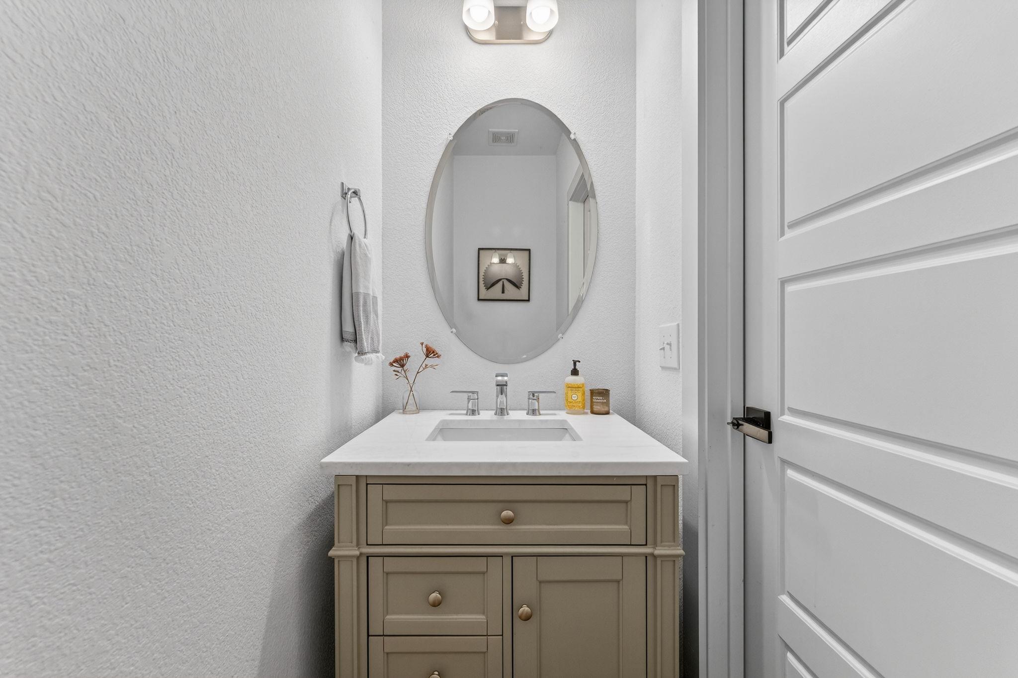 2206 Hermia St # 33, Austin, TX 78741