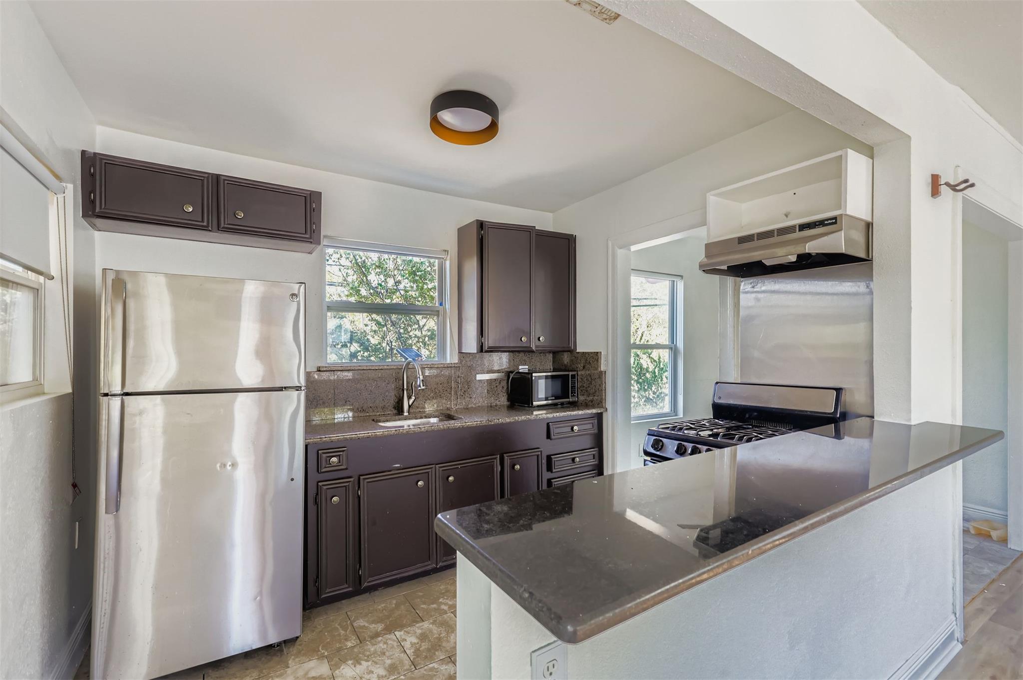 1013 E 3rd St # B, Austin, TX 78702