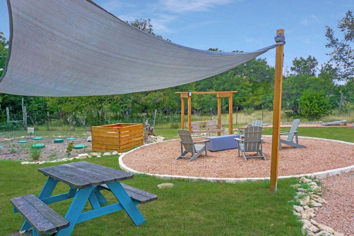 931 Sycamore Creek Dr, Dripping Springs, TX 78620