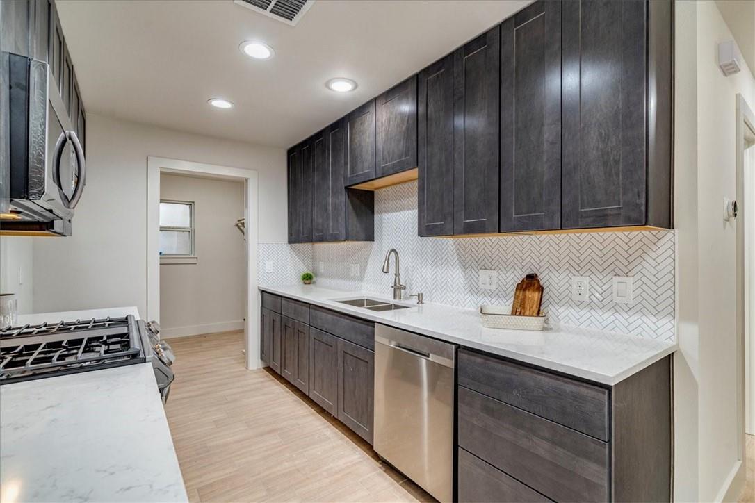 11207 Sage Hollow Dr, Austin, TX 78758