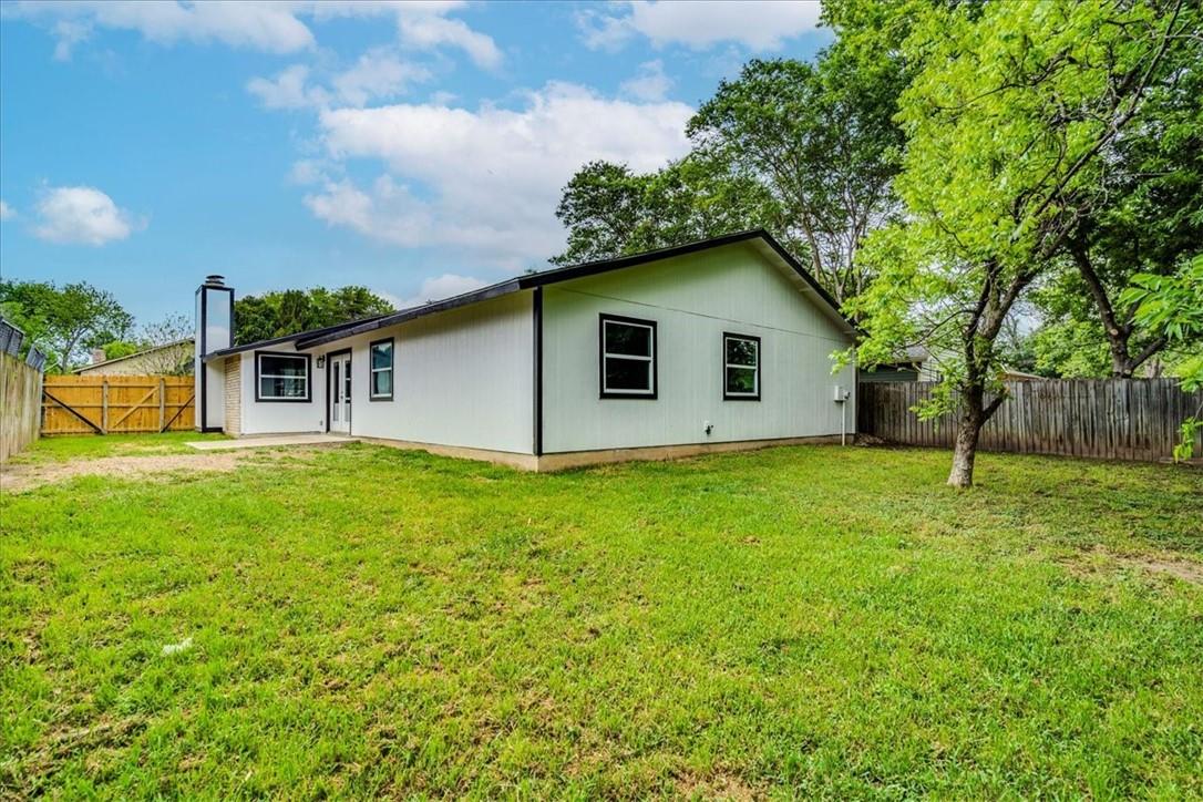 11207 Sage Hollow Dr, Austin, TX 78758
