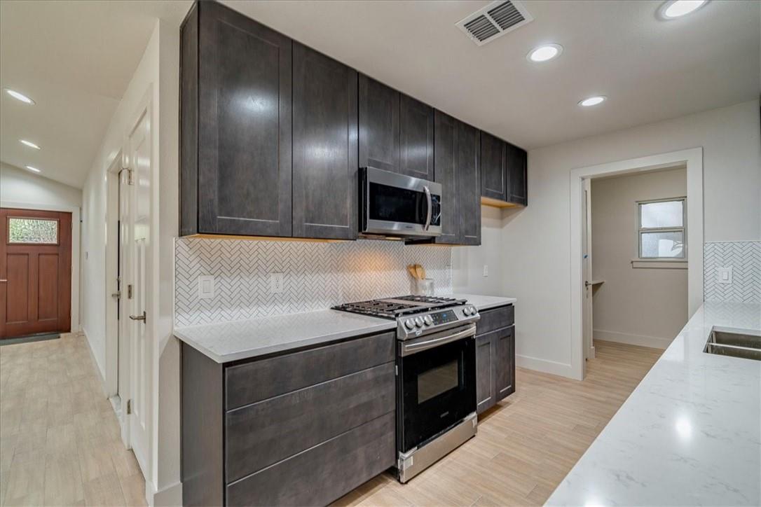 11207 Sage Hollow Dr, Austin, TX 78758