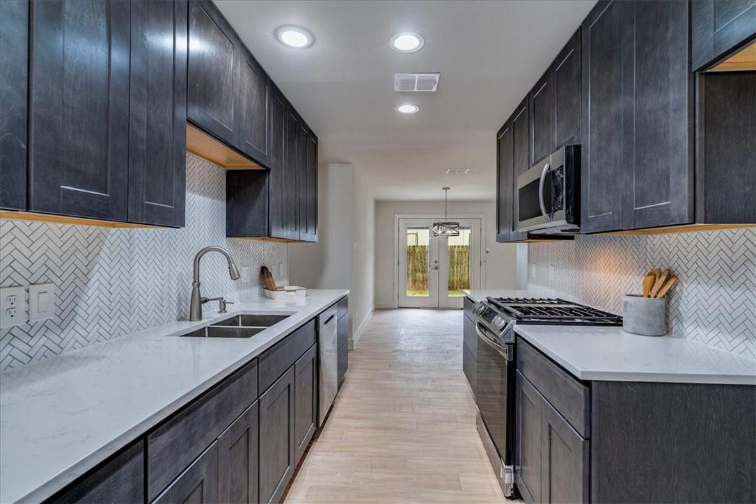 11207 Sage Hollow Dr, Austin, TX 78758