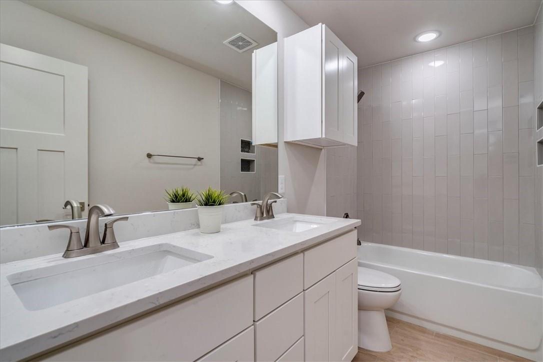 11207 Sage Hollow Dr, Austin, TX 78758