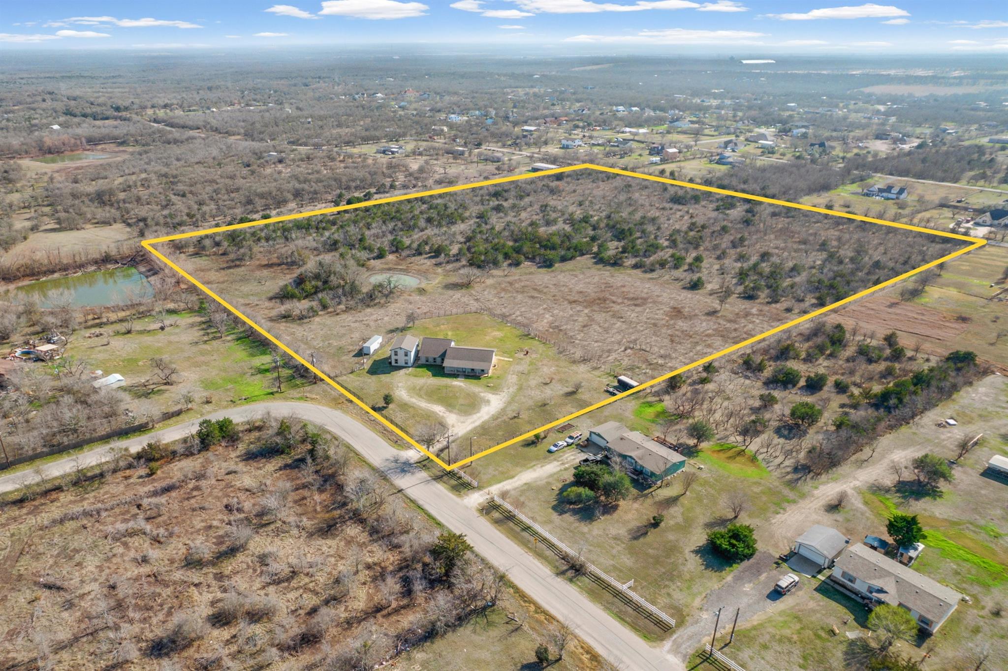 537 Mesa Dr, Del Valle, TX 78617