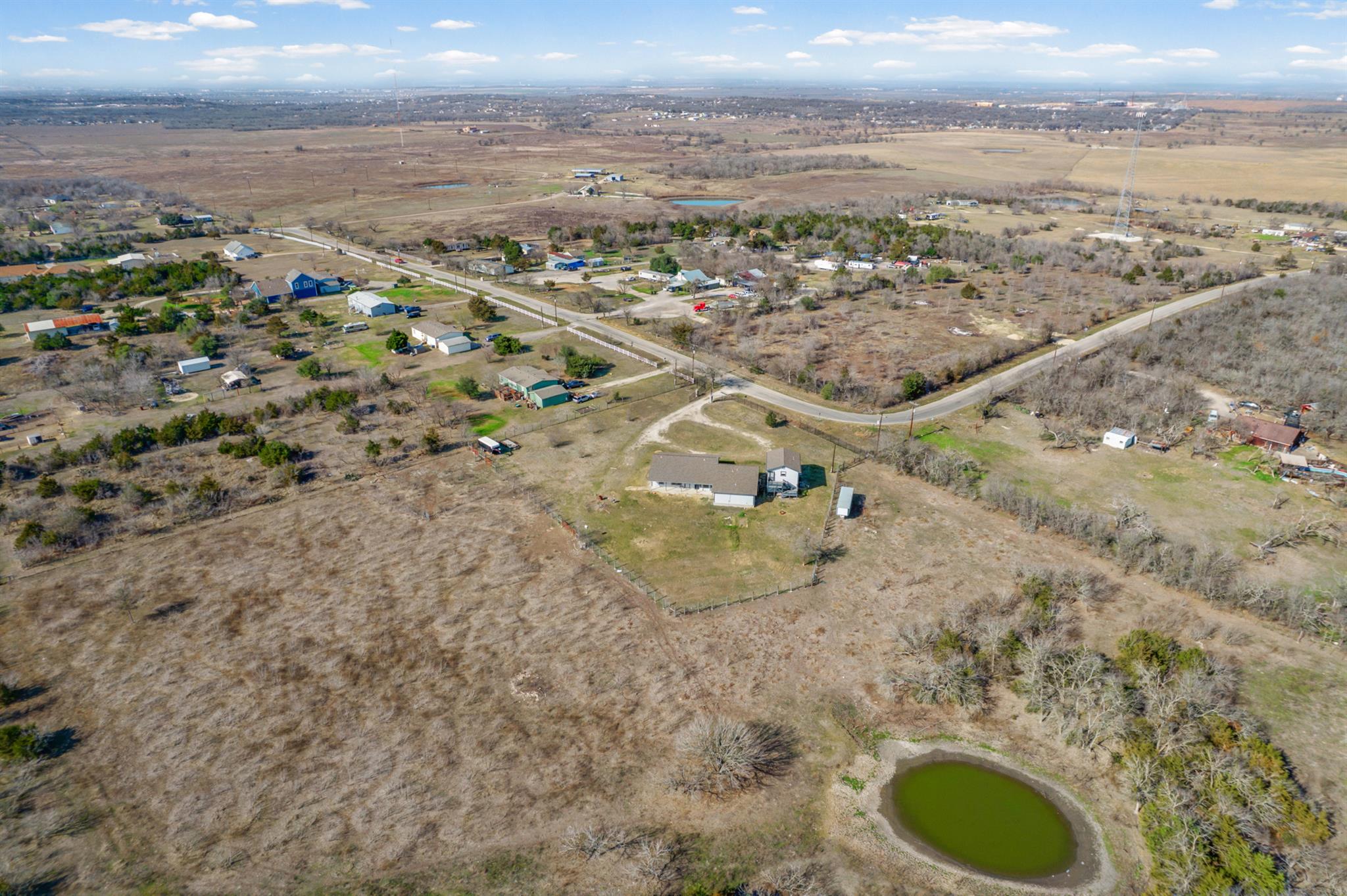 537 Mesa Dr, Del Valle, TX 78617