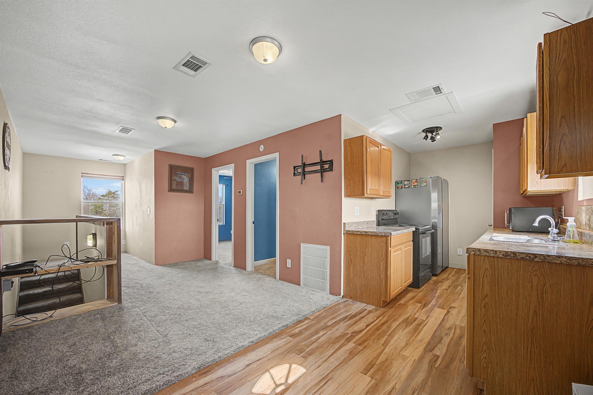 537 Mesa Dr, Del Valle, TX 78617