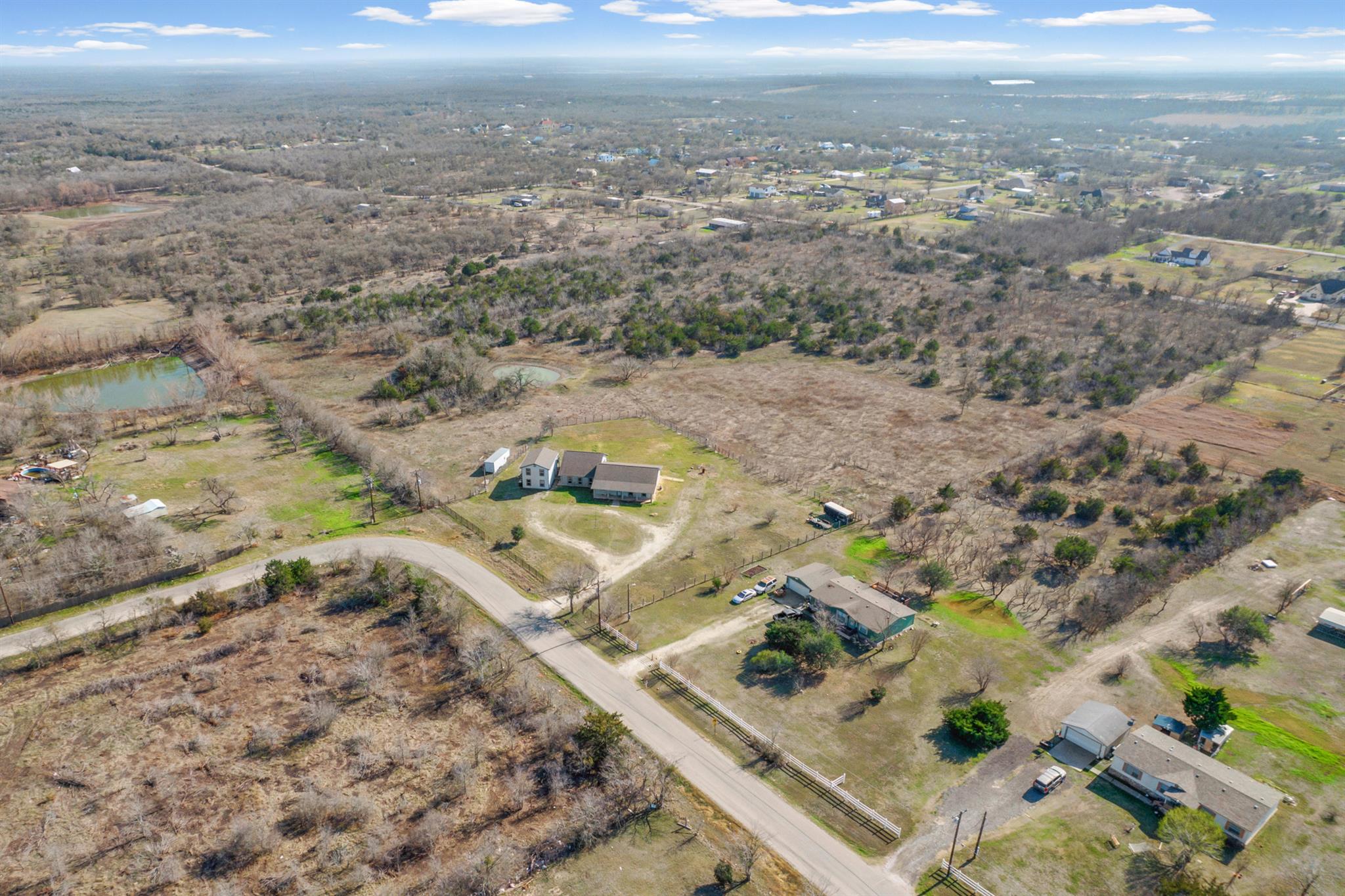 537 Mesa Dr, Del Valle, TX 78617