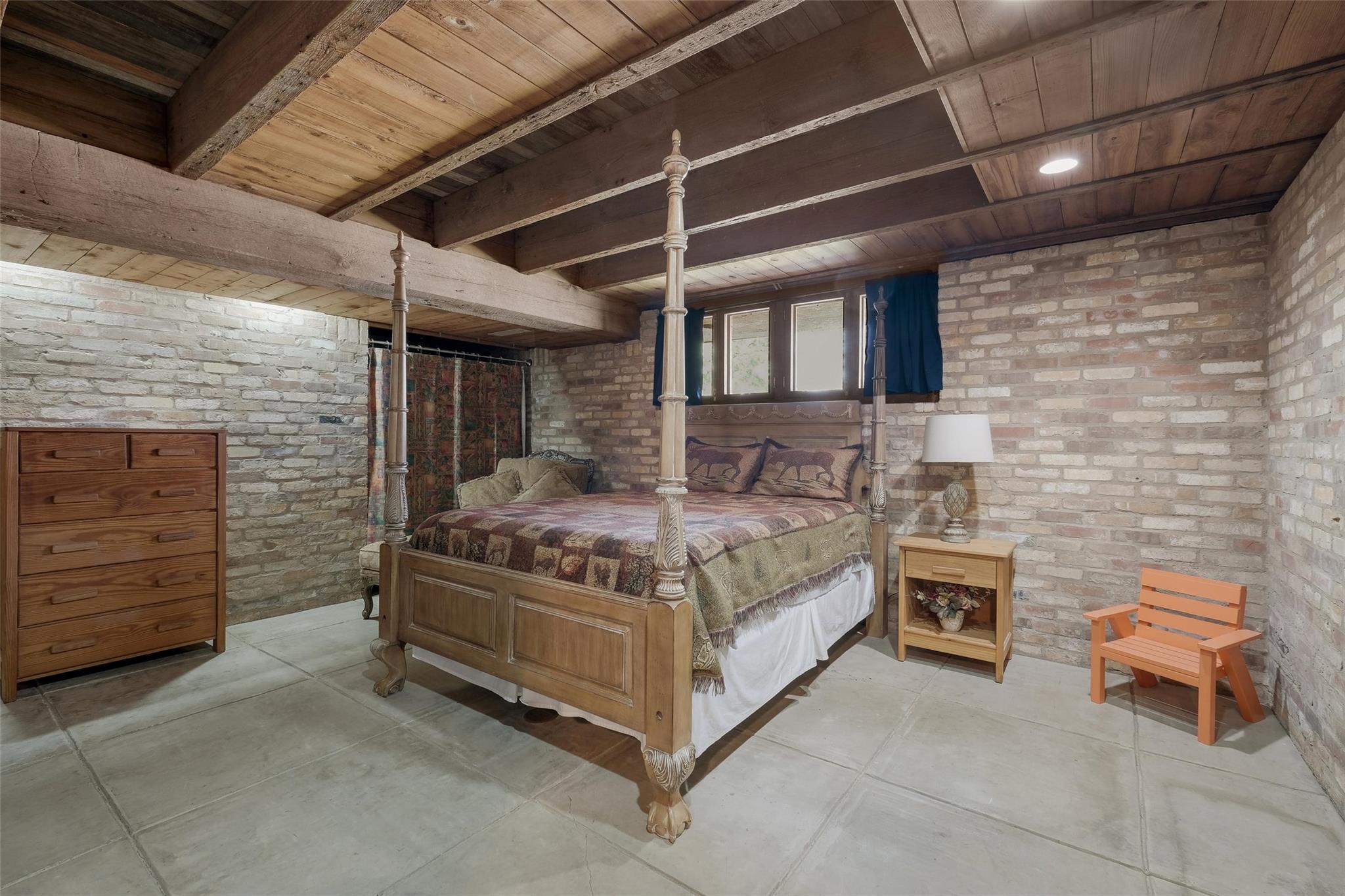 200 Turtle Ln, Seguin, TX 78155