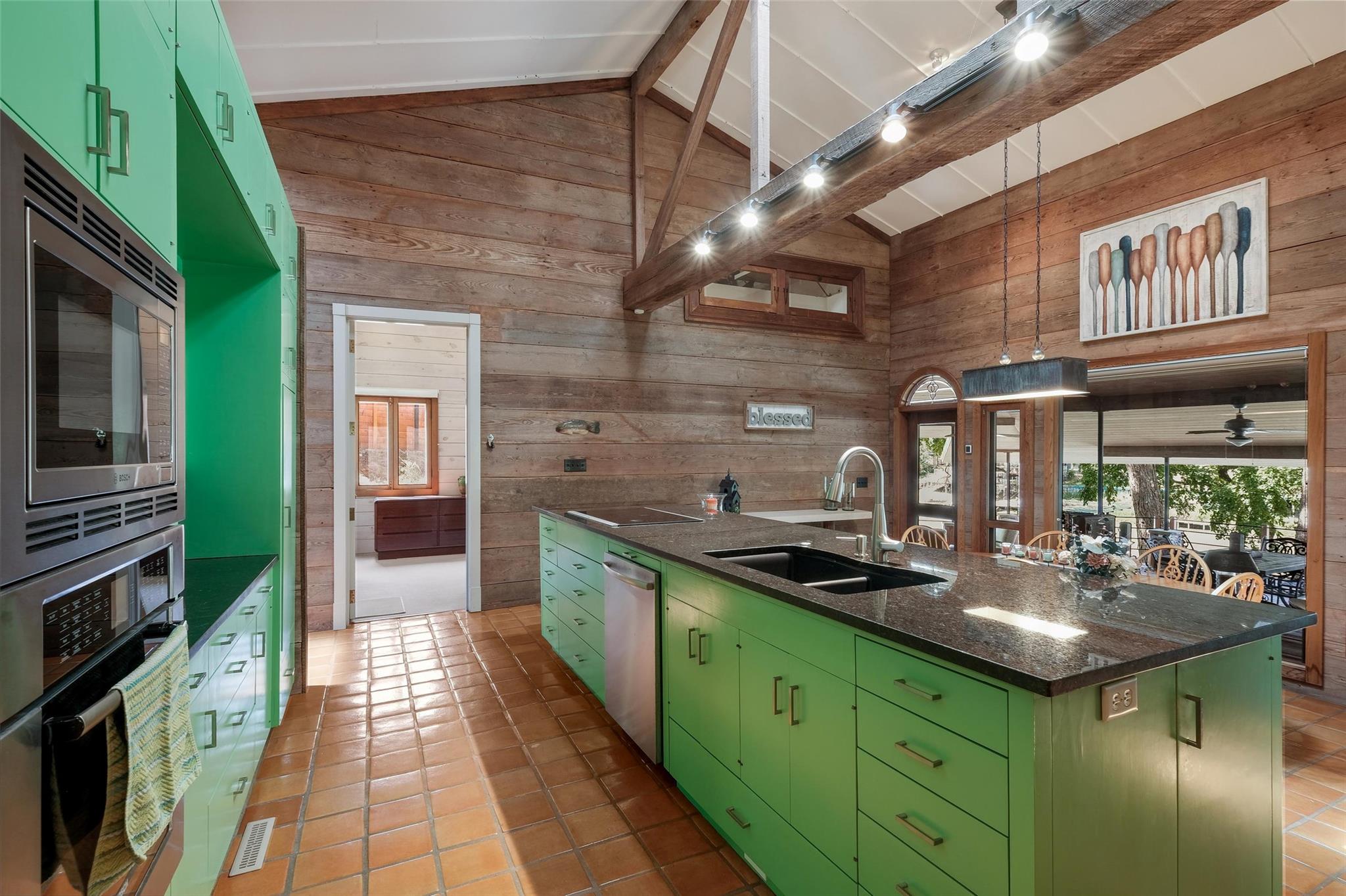 200 Turtle Ln, Seguin, TX 78155