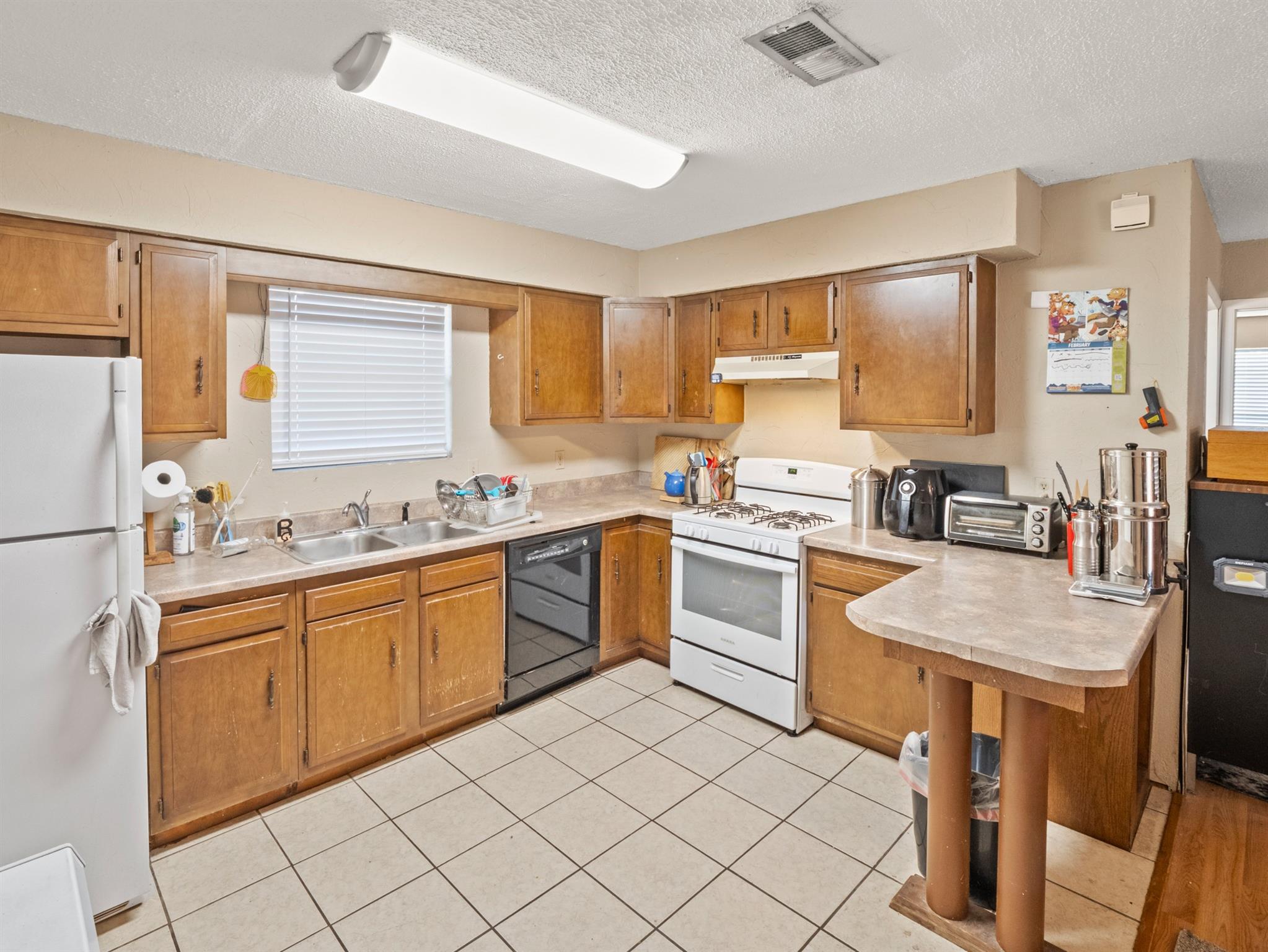 1011 Chesapeake Dr, Austin, TX 78758