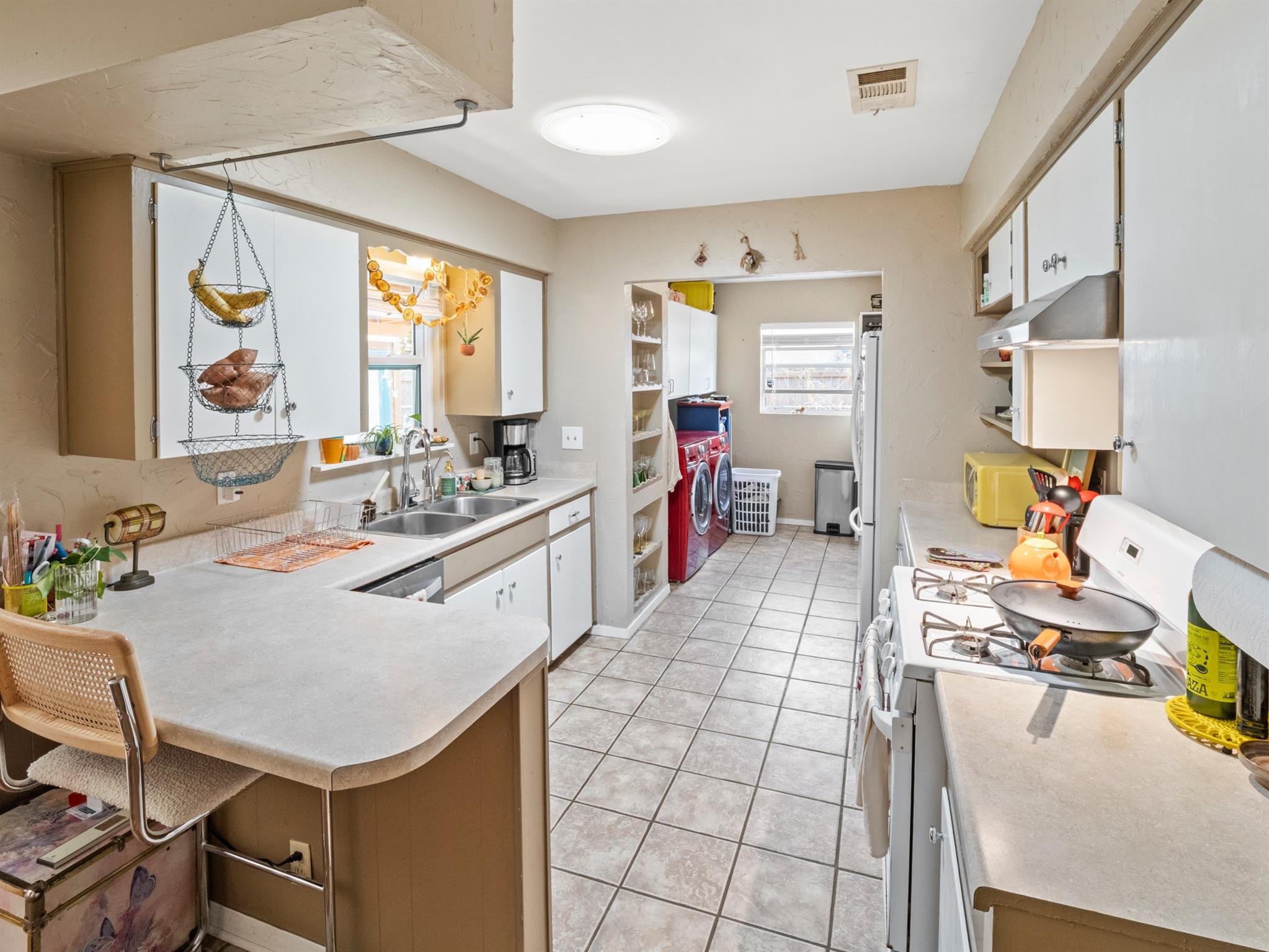 1011 Chesapeake Dr, Austin, TX 78758