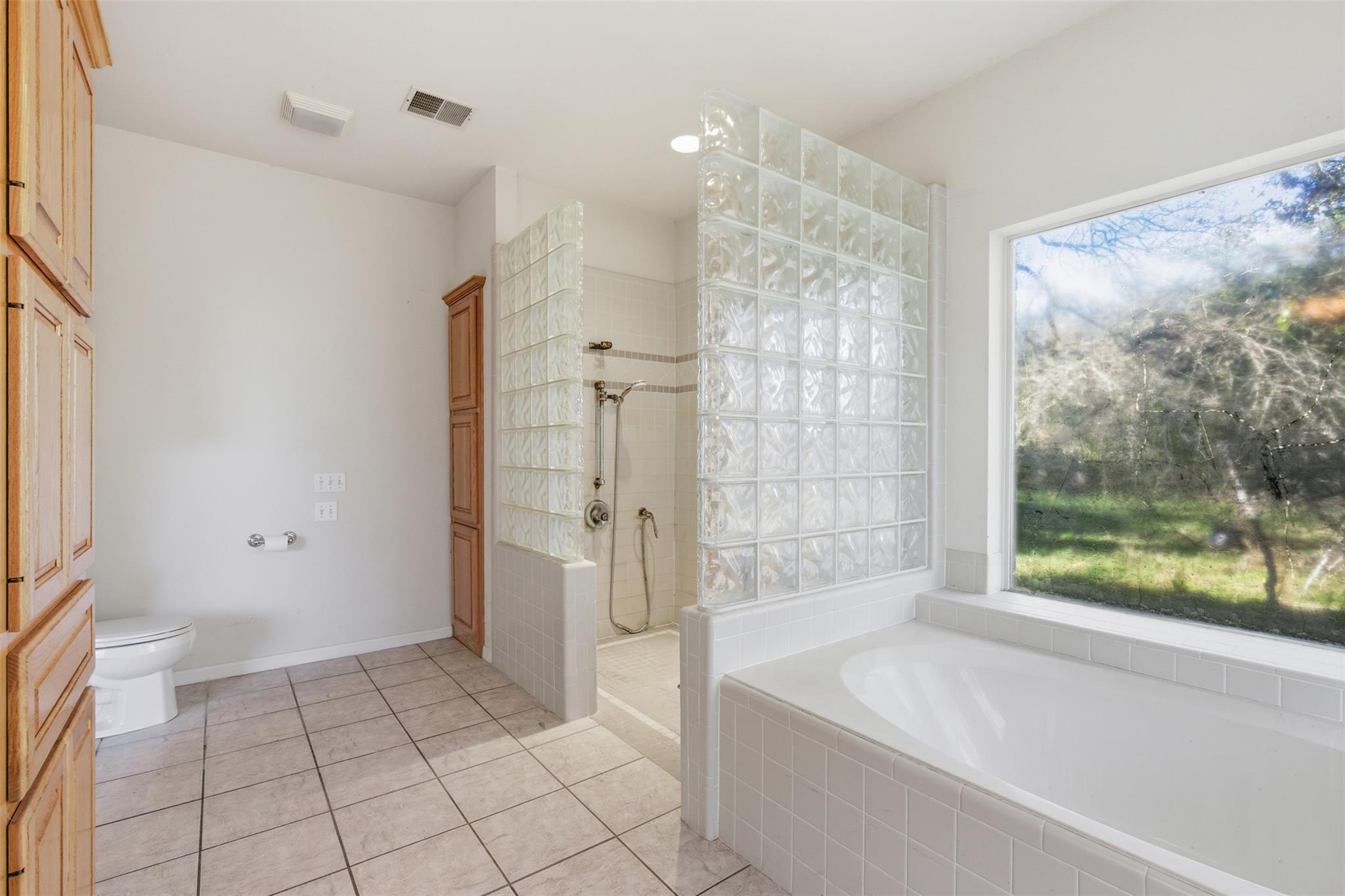 144 Woodland Trl, Leander, TX 78641