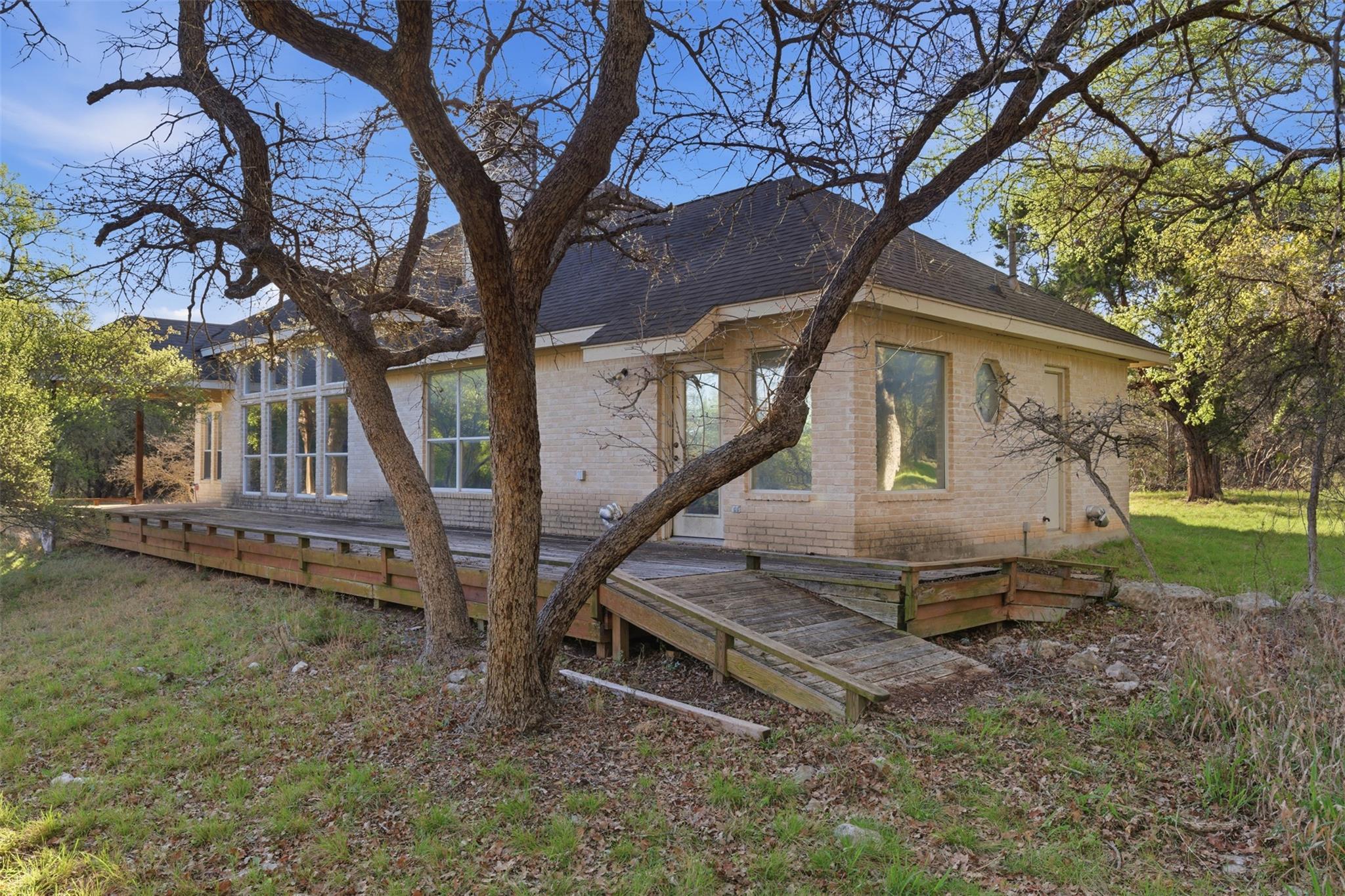 144 Woodland Trl, Leander, TX 78641