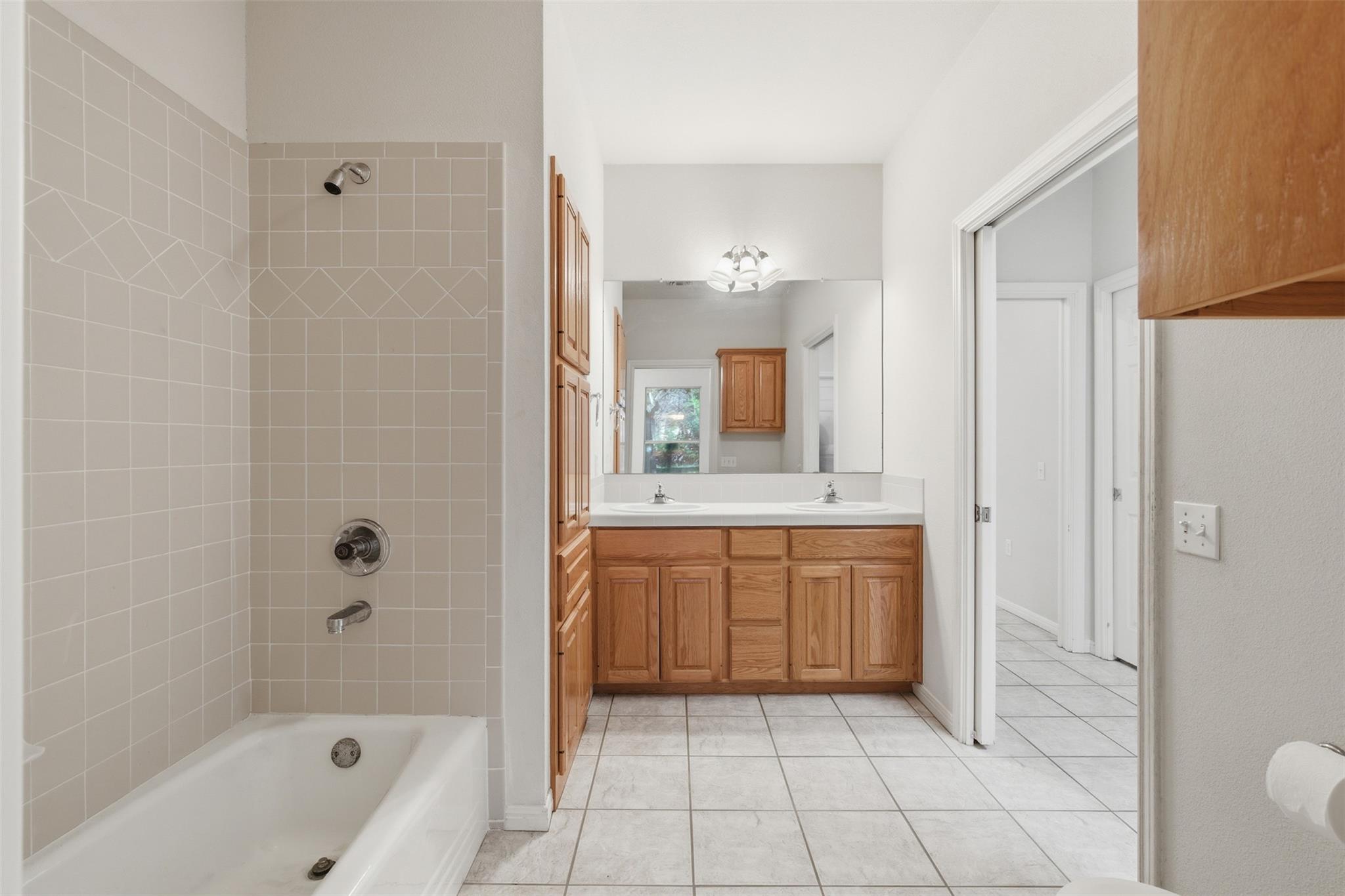 144 Woodland Trl, Leander, TX 78641