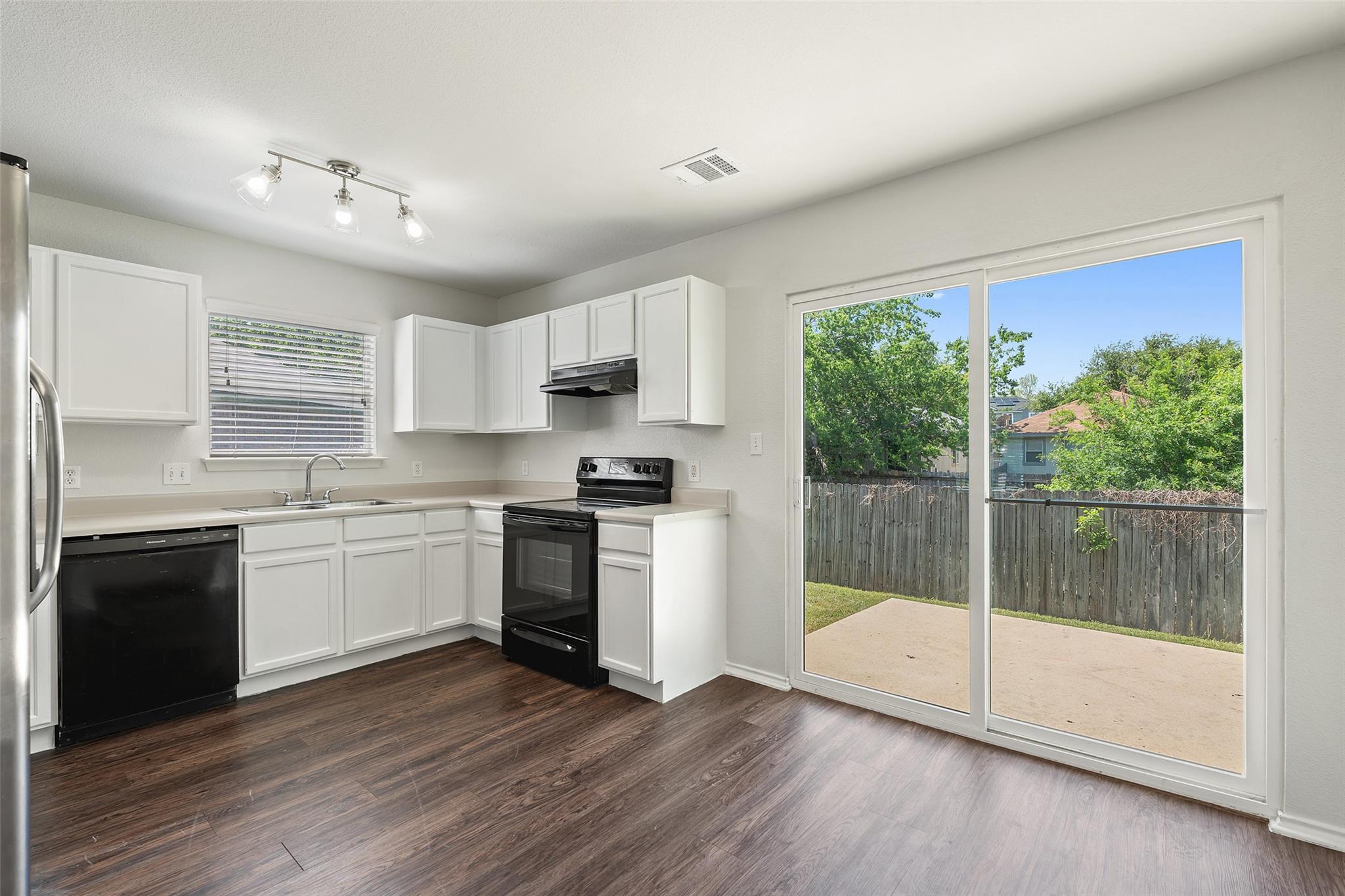 1616 Windy Park Ct, Round Rock, TX 78664